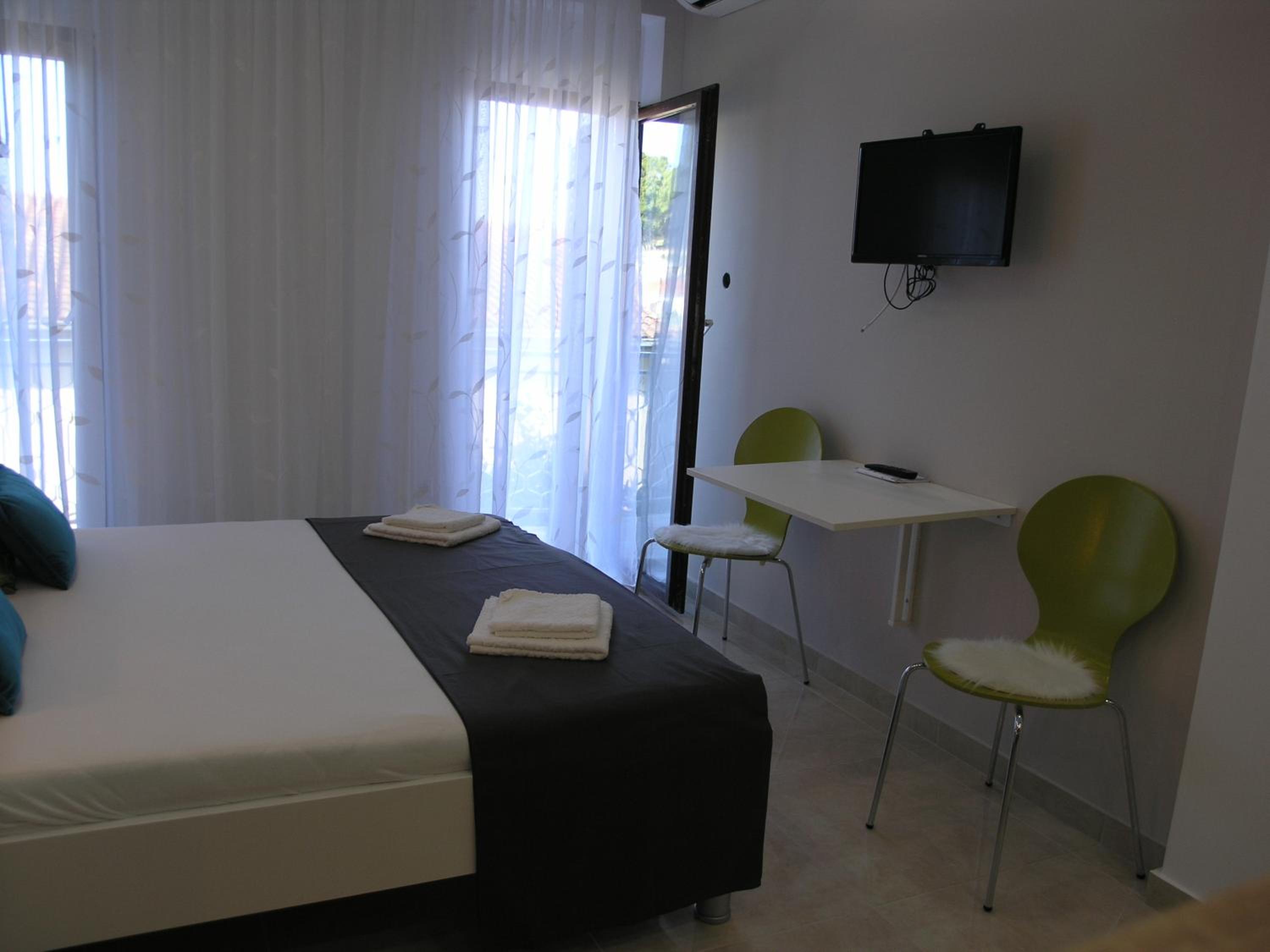 Apartments Dobrila view 5