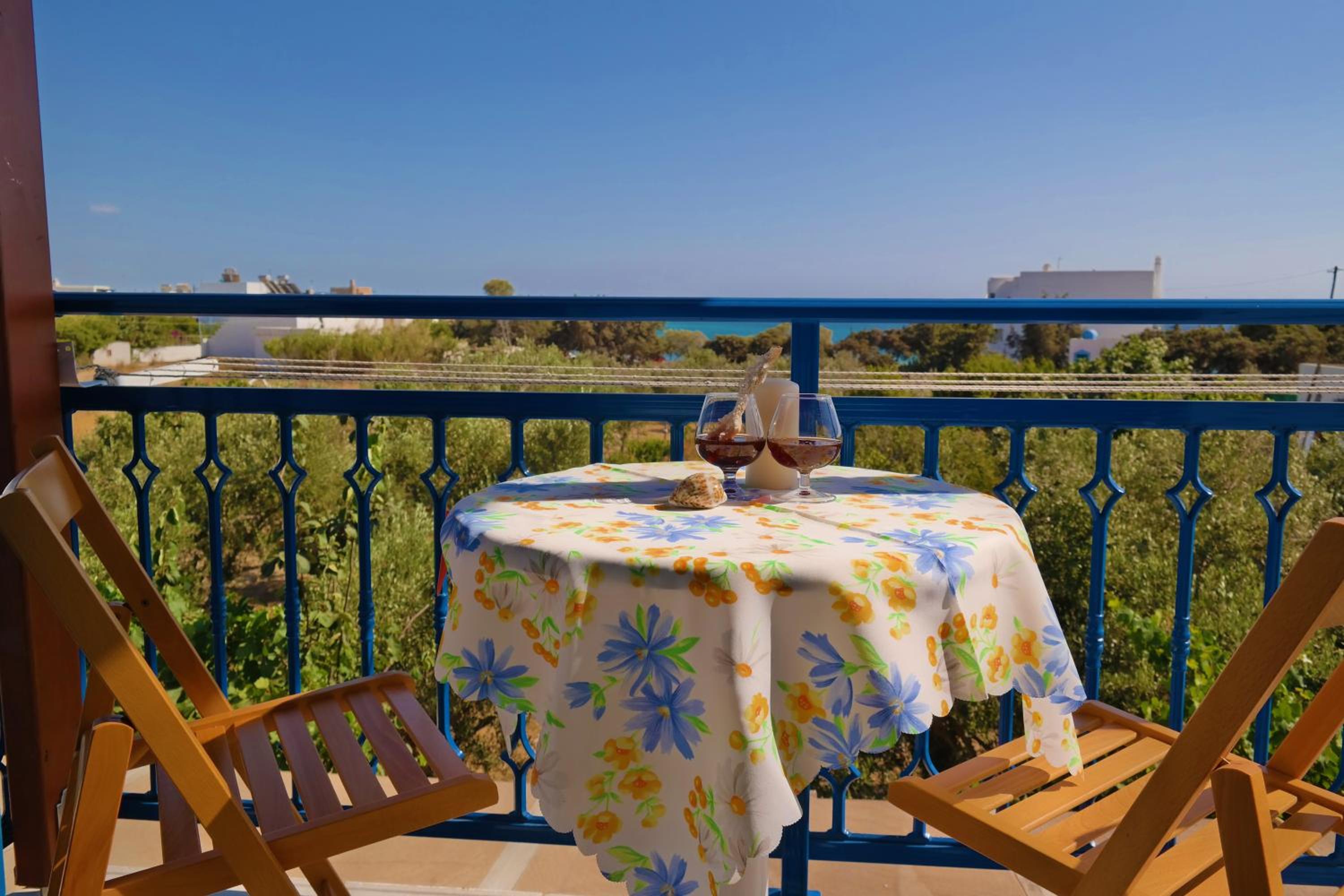 Mina's Studios in Naxos Island