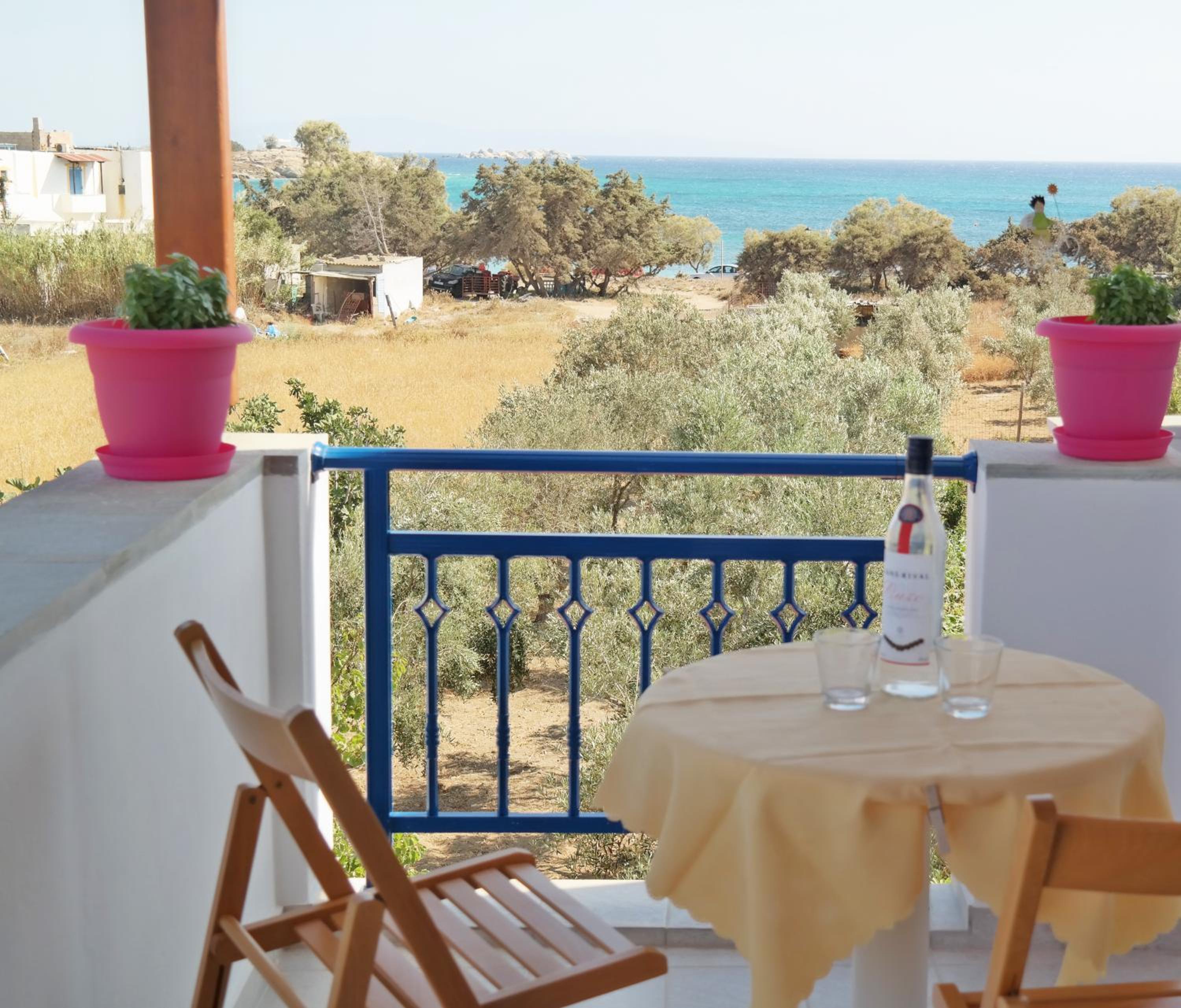 Mina's Studios in Naxos Island