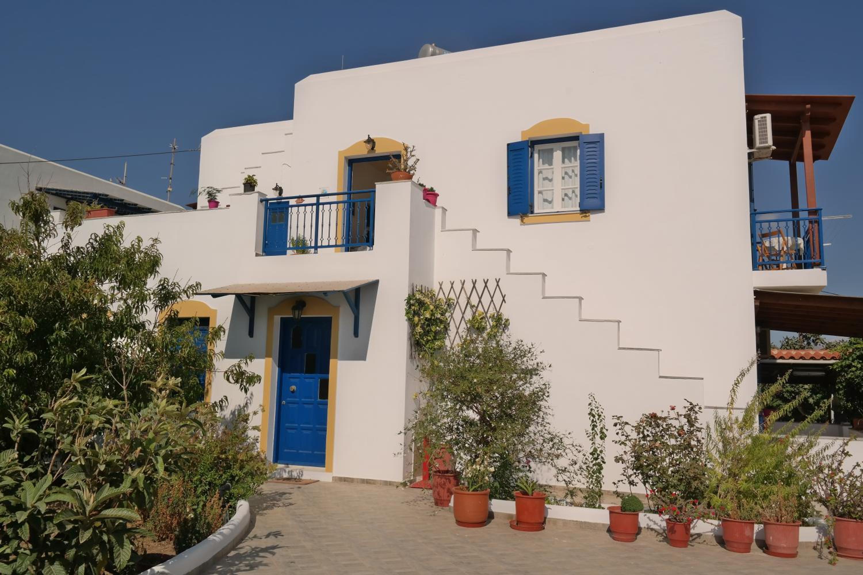 Mina's Studios in Naxos Island