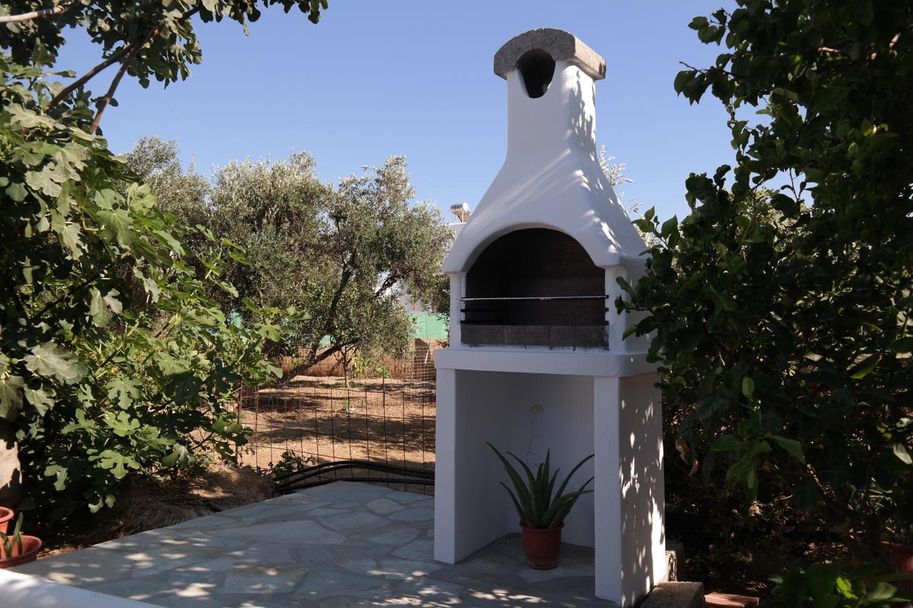 Mina's Studios in Naxos Island