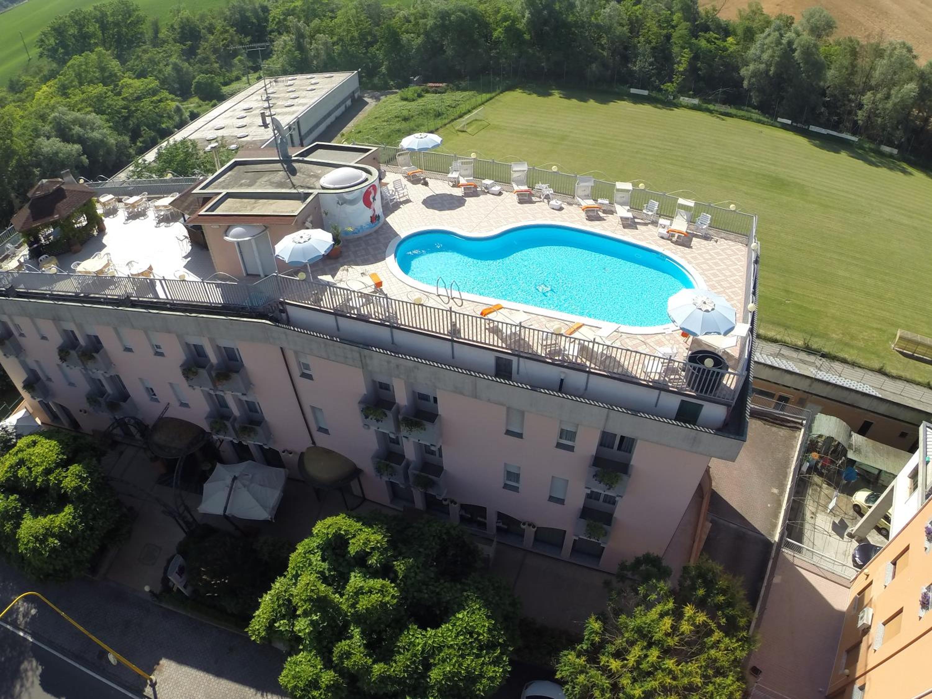 Hotel Sporting photo 2