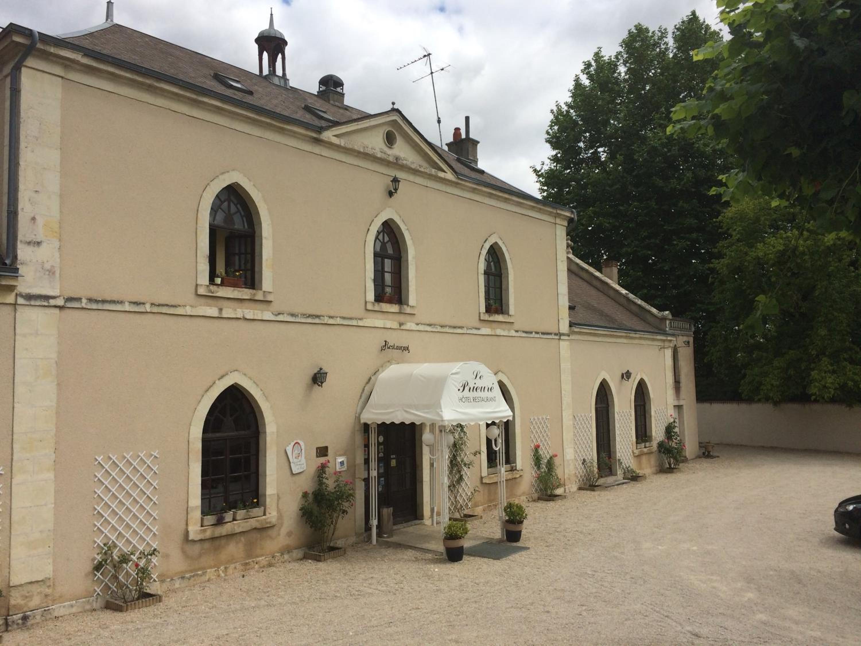 Hôtel-Restaurant Le Prieuré devient la 