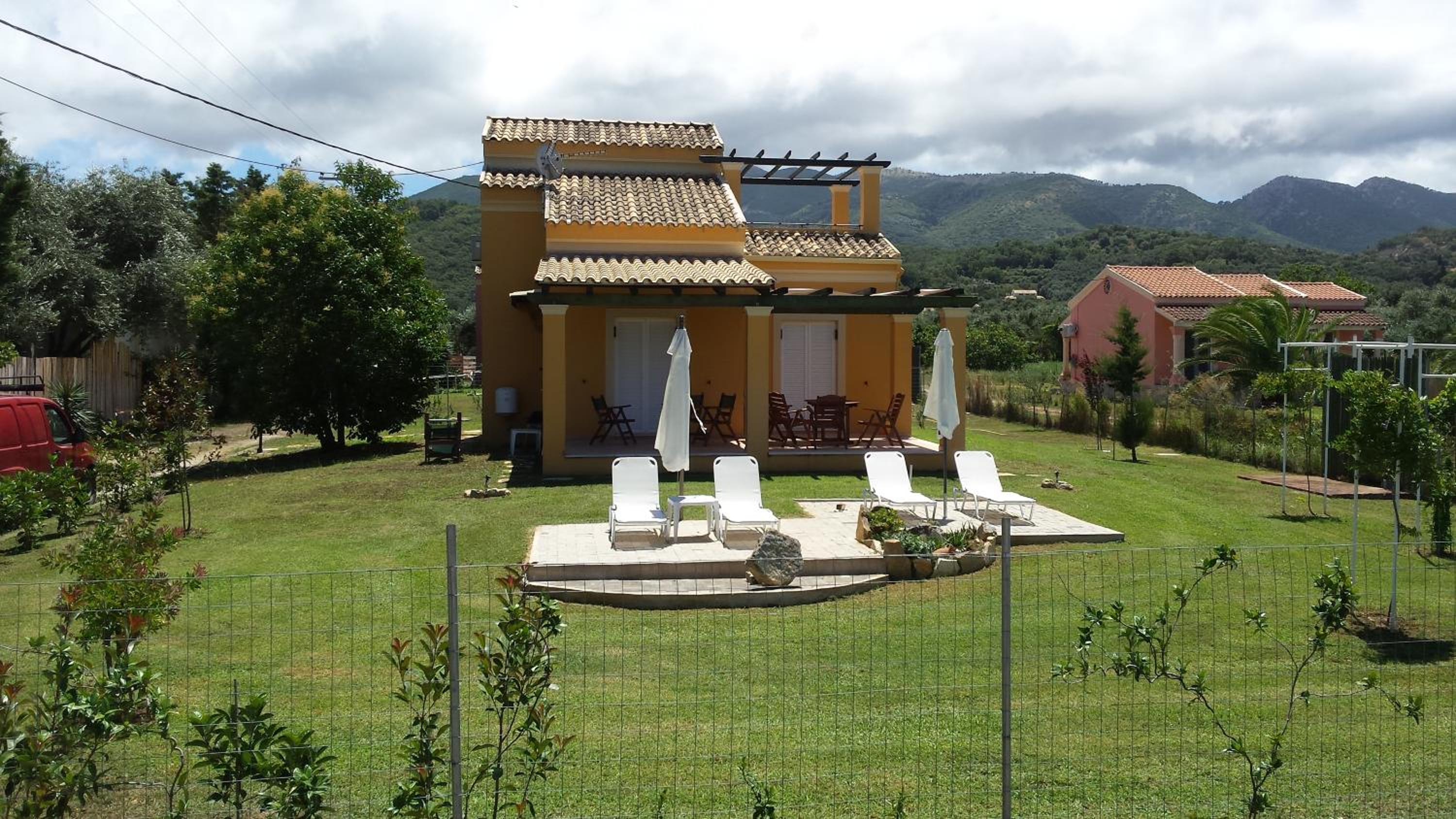 Villa Filia std view 3