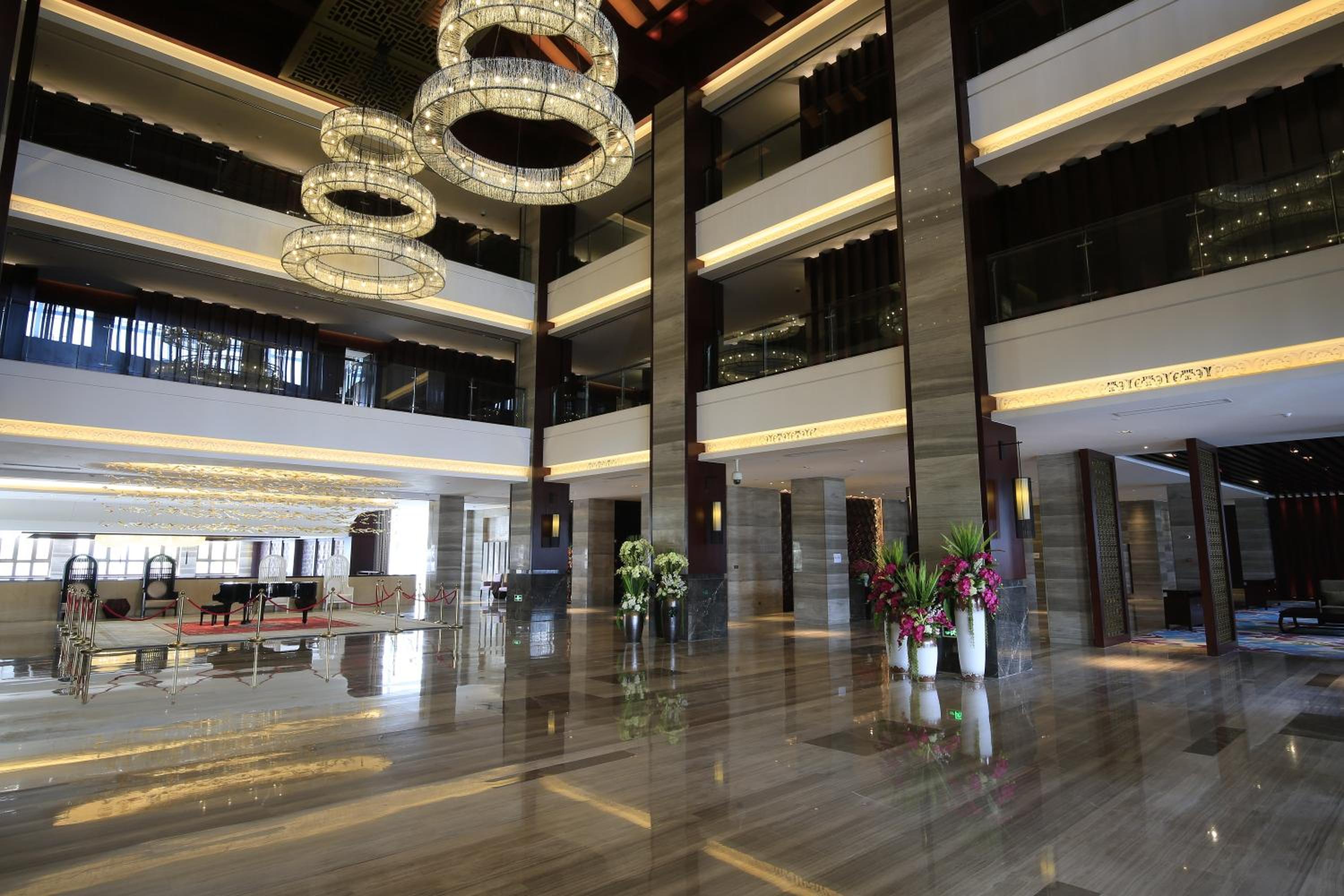 Lobby & Reception