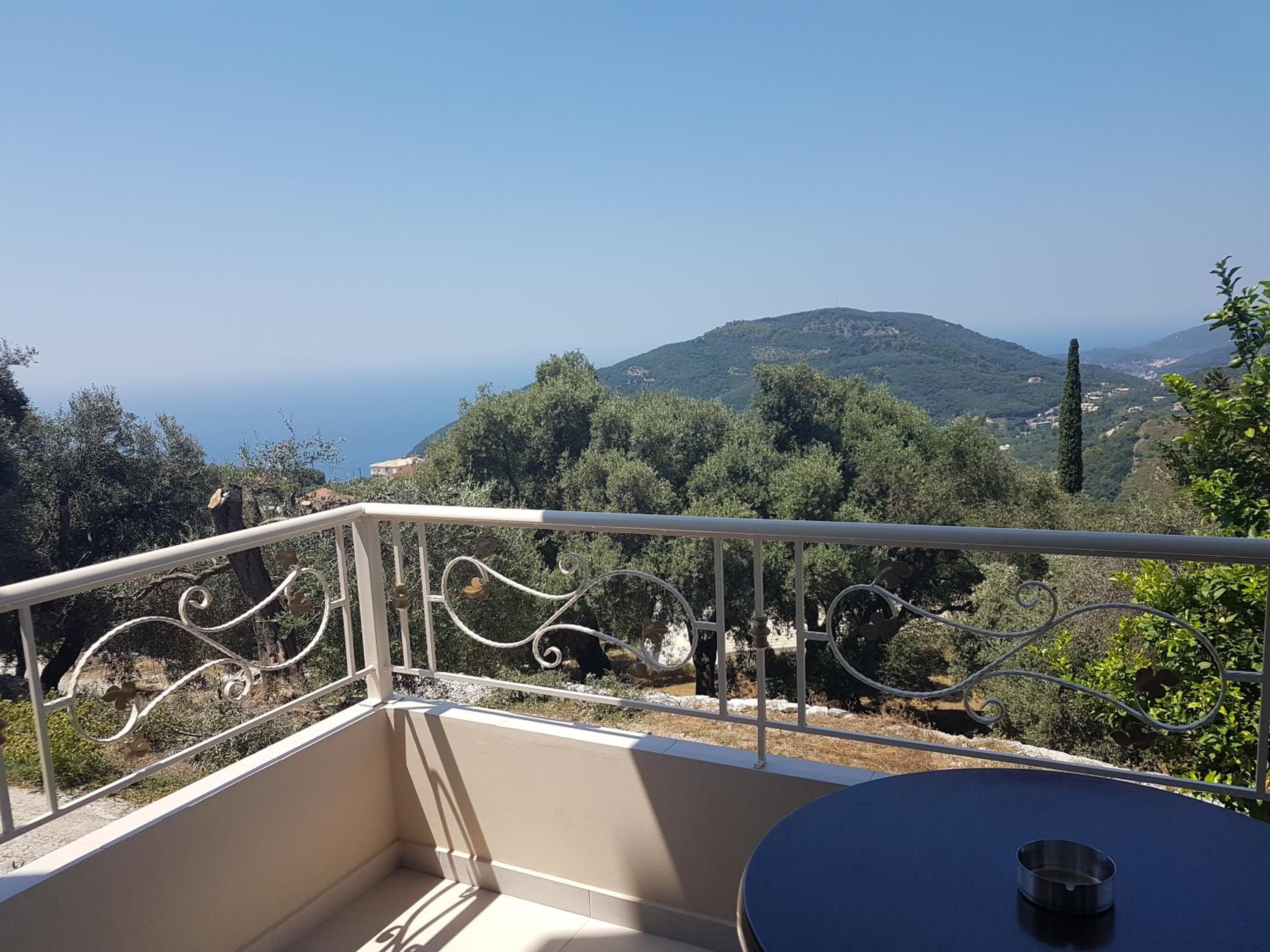 Vito's Parga View Apartments