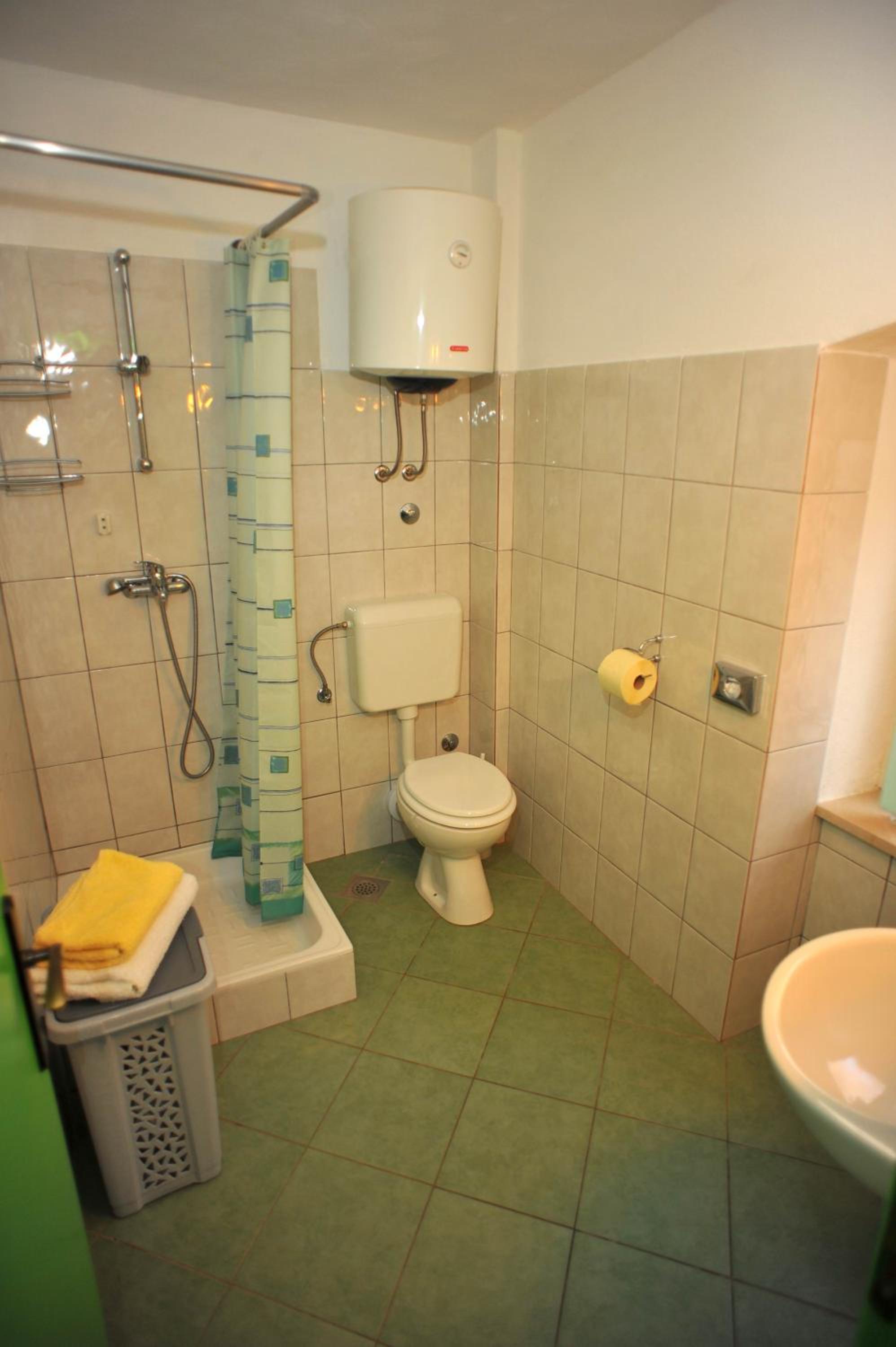 Photo 12