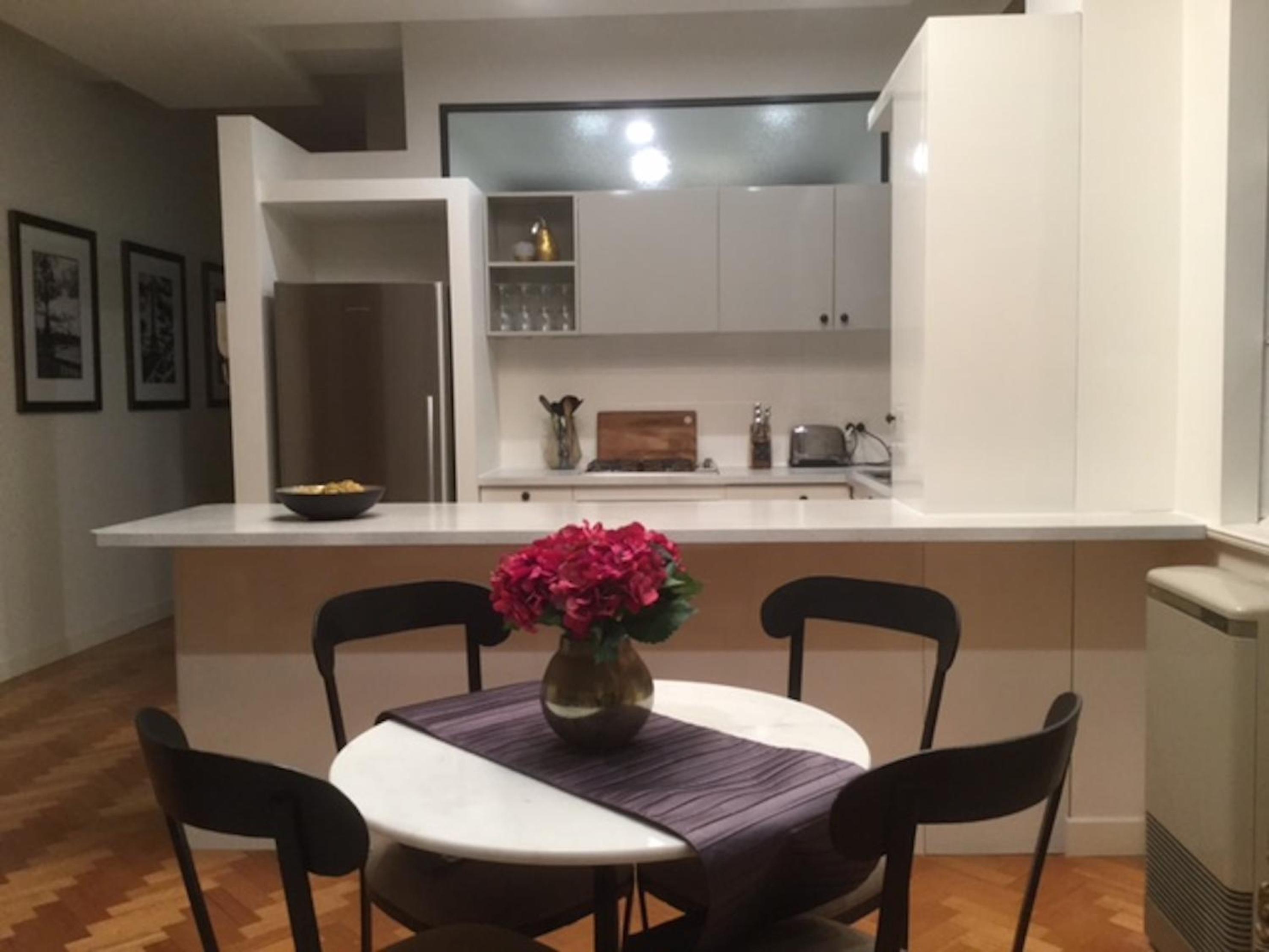 StayCentral - Little Paris CBD Melbourne