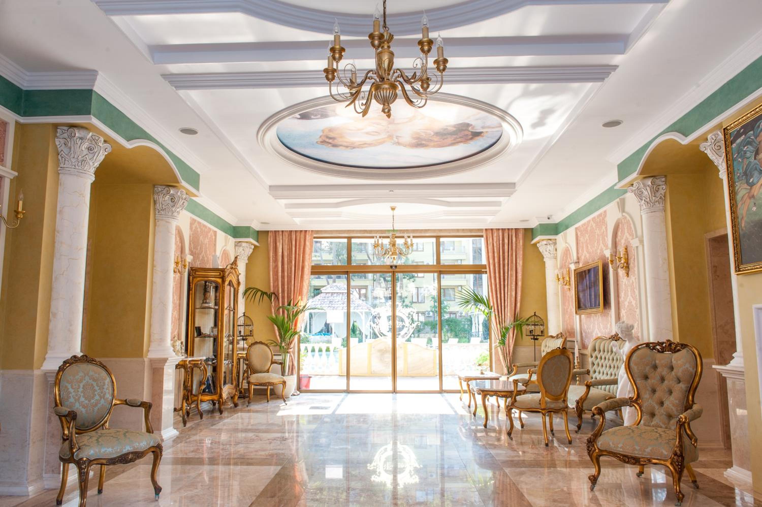 Venera & Anastasia Palace Apartments