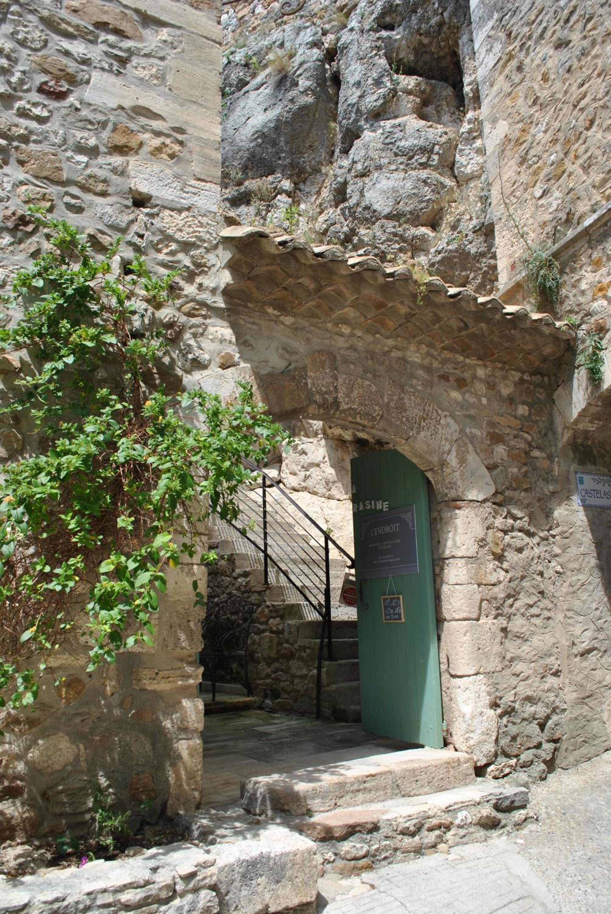 Photo 10