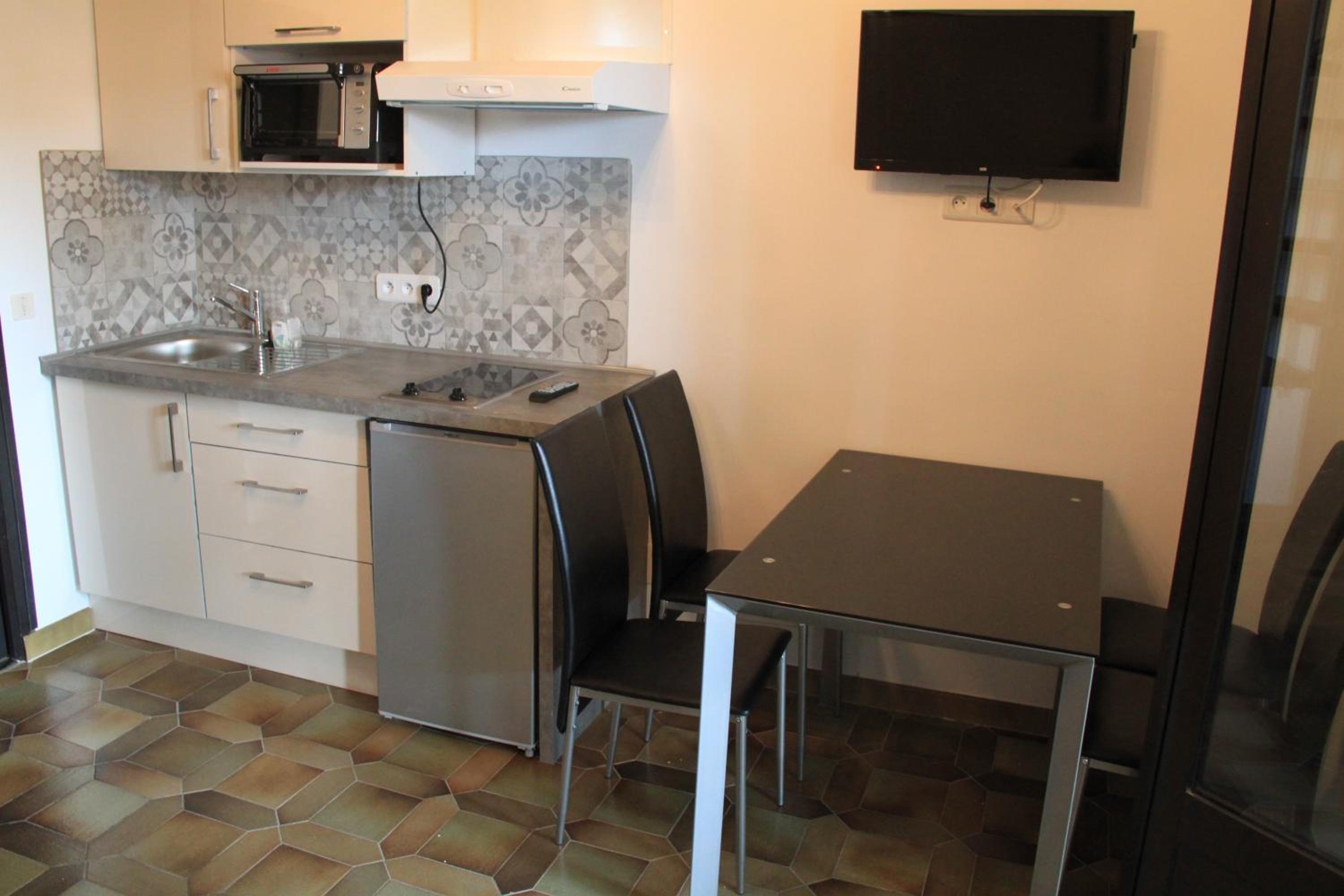 Photo 6