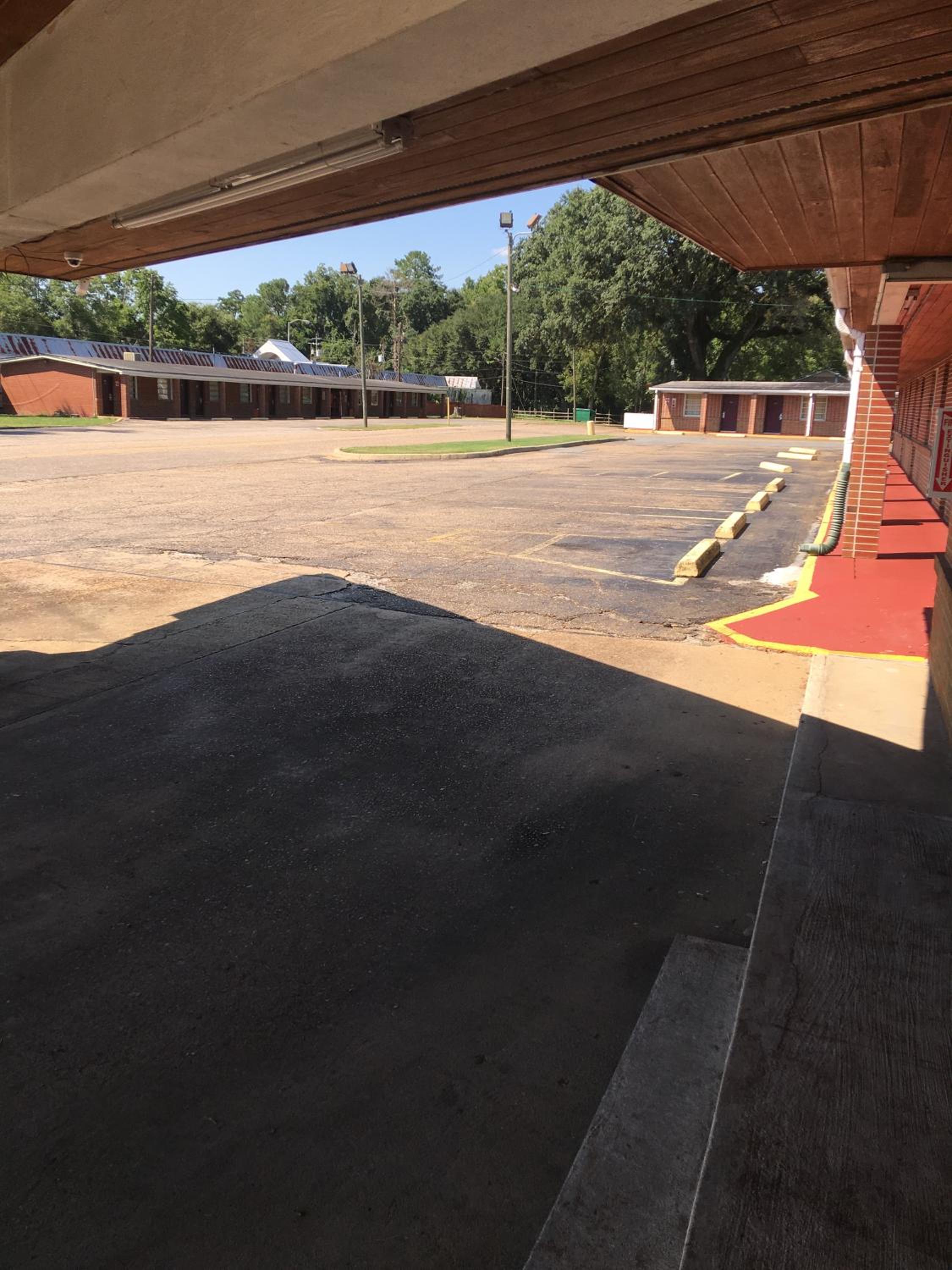 Marianna Vacations - Best Value Inn Motel Sandusky - Property Image 59