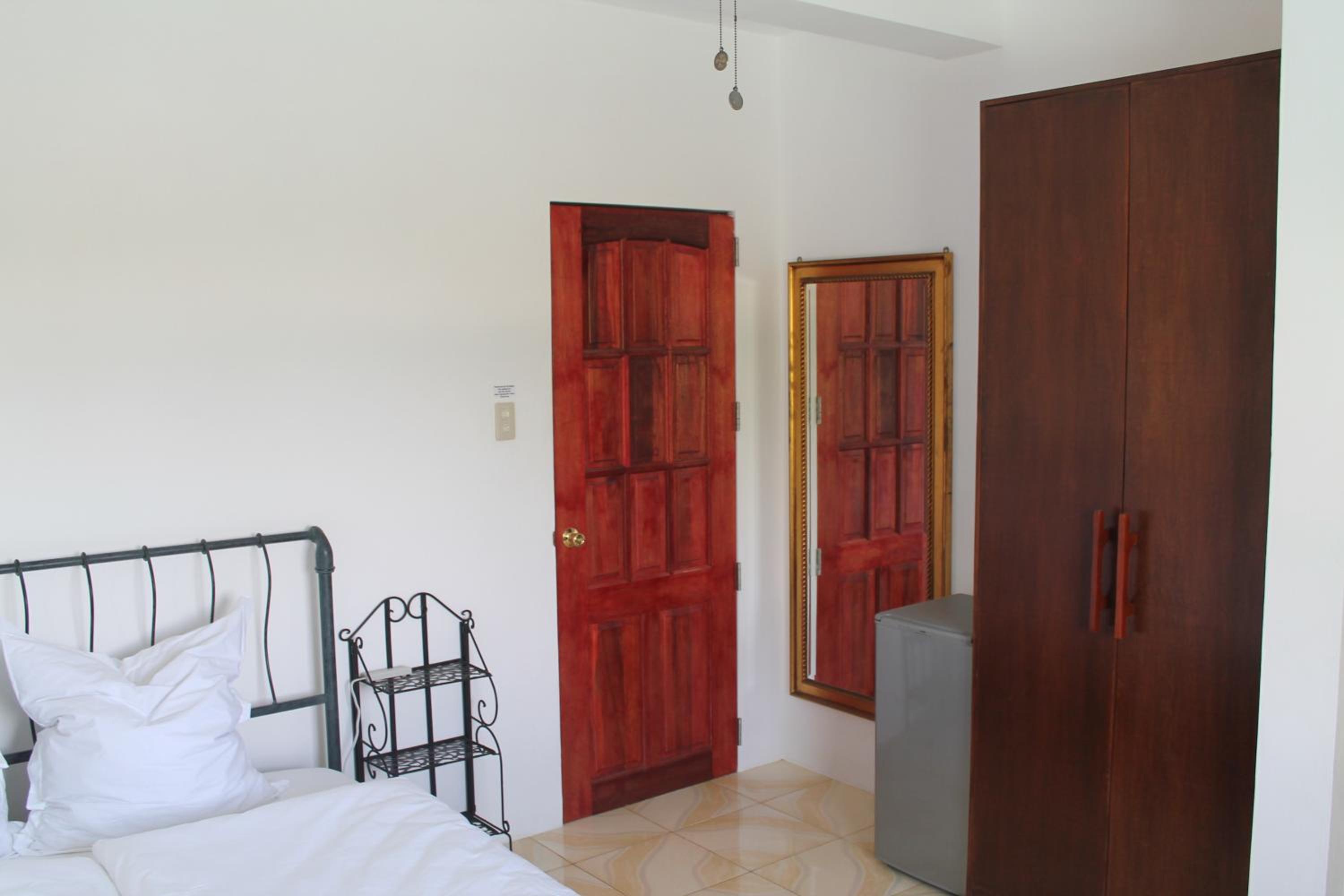 Roger's Place Guesthouse view 4