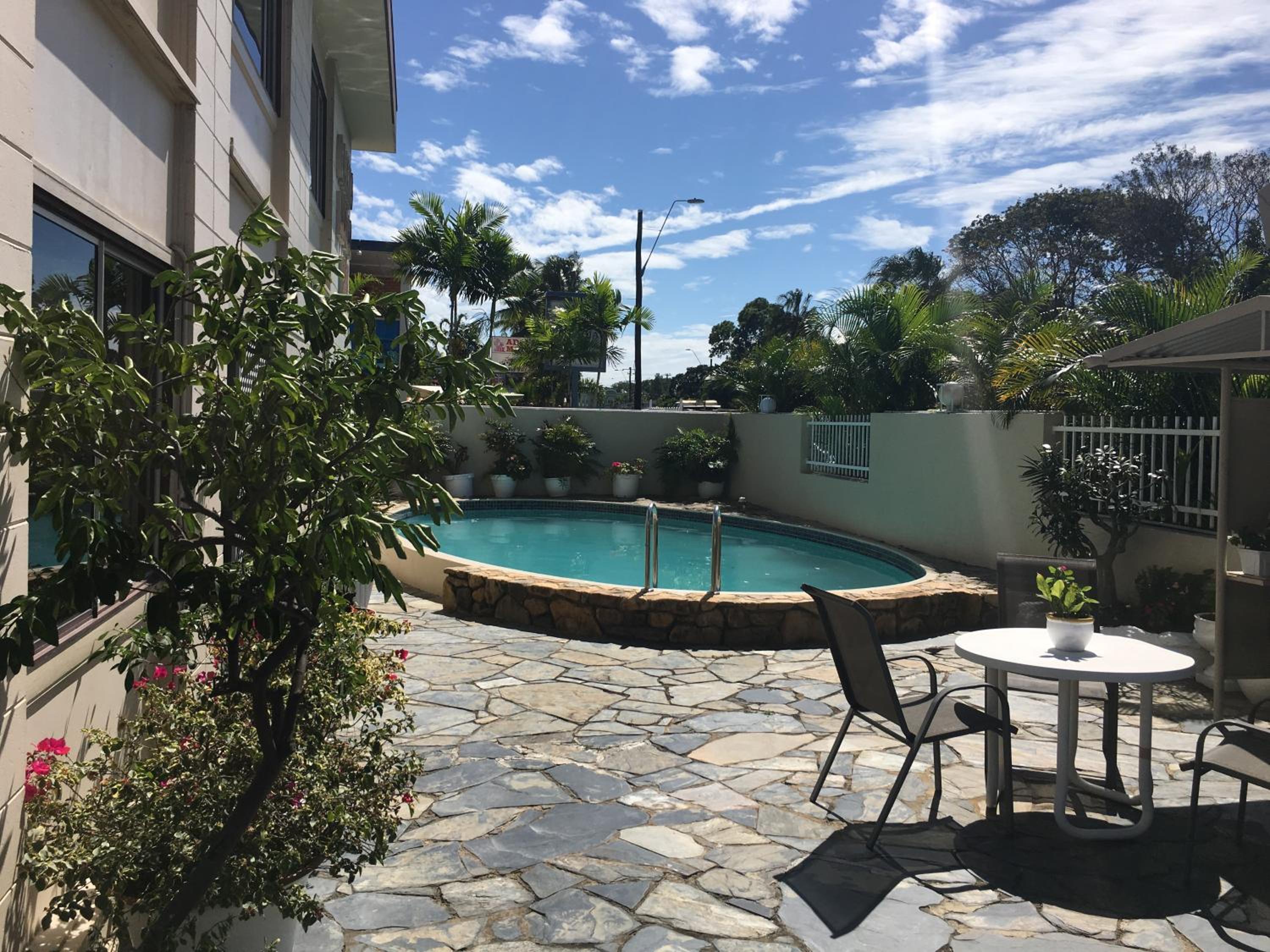 Cairns Motor Inn view 3