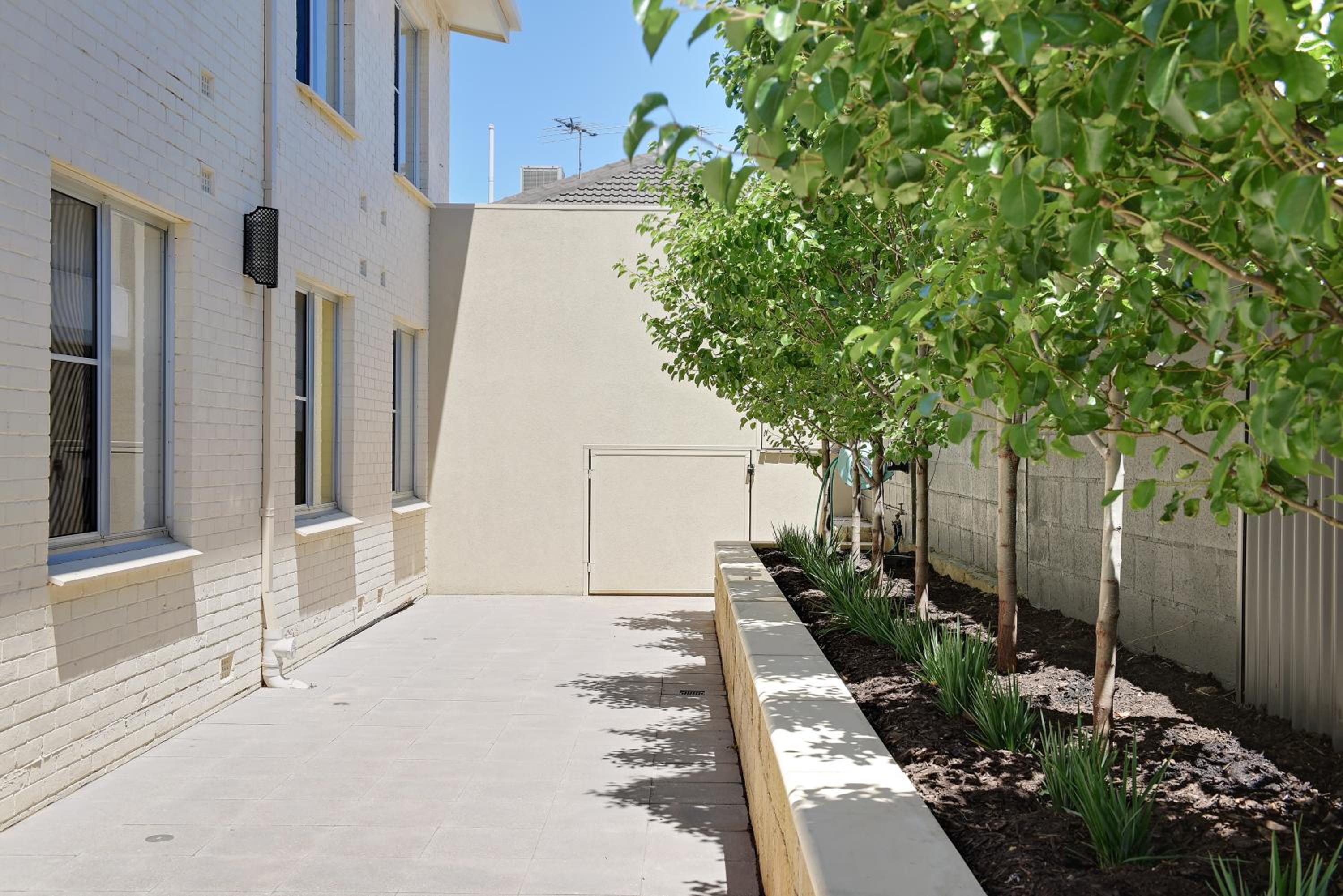 Arabella on West - Image 5