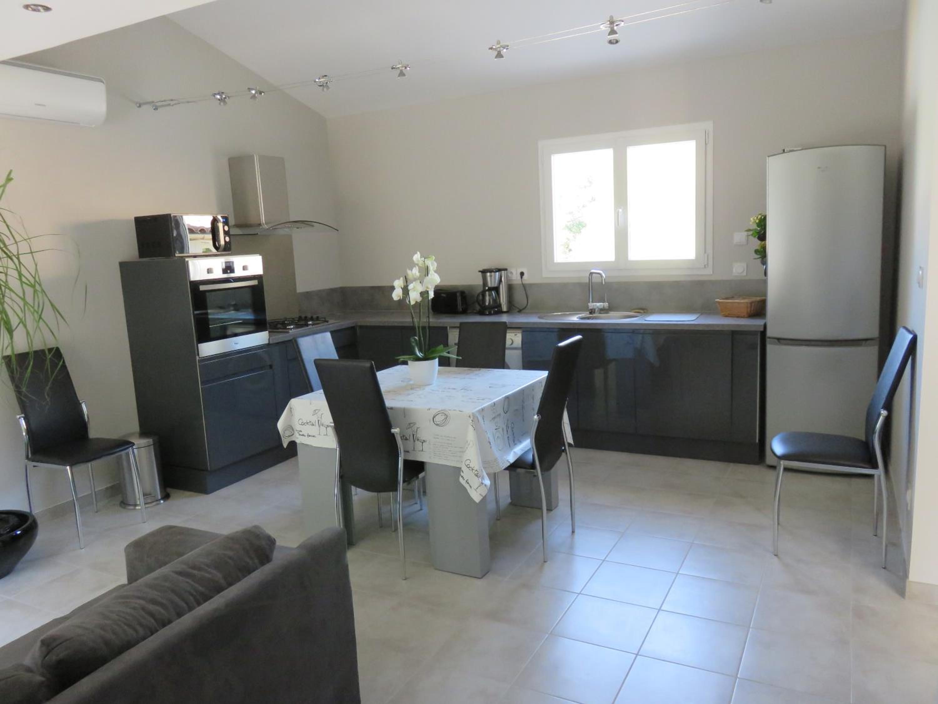 La petite maison view 2