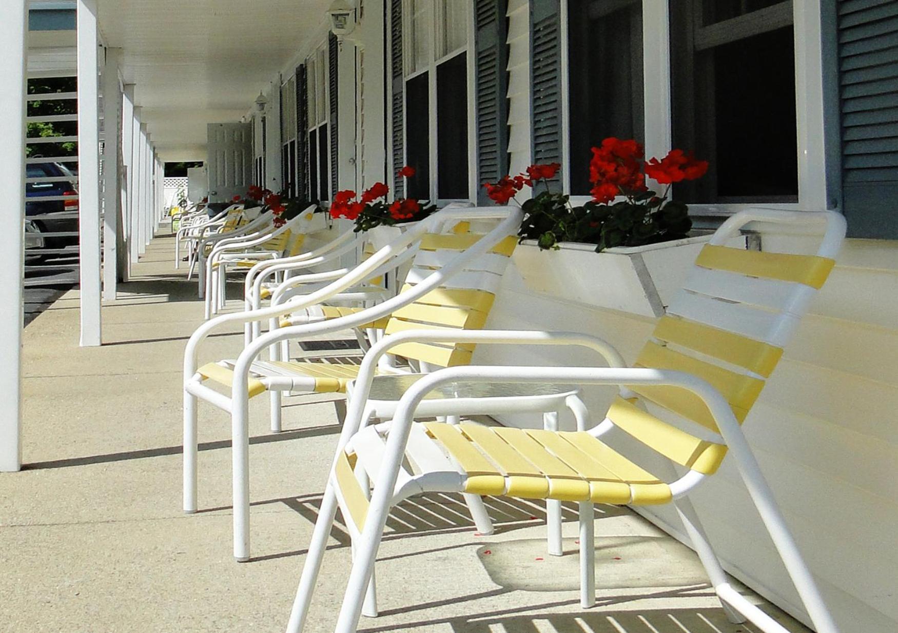 Studio East Motel