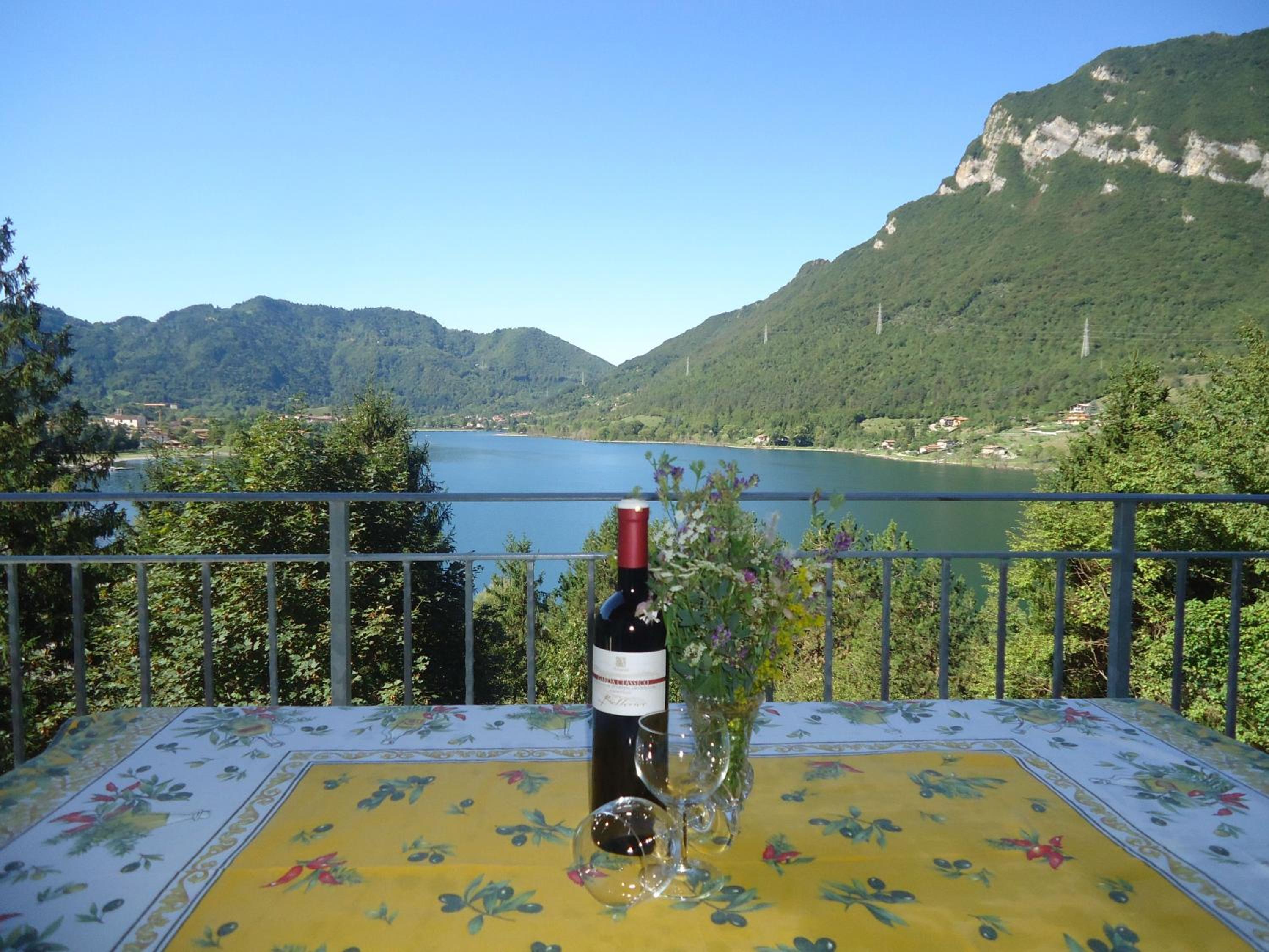 Villa Carlotta view 2