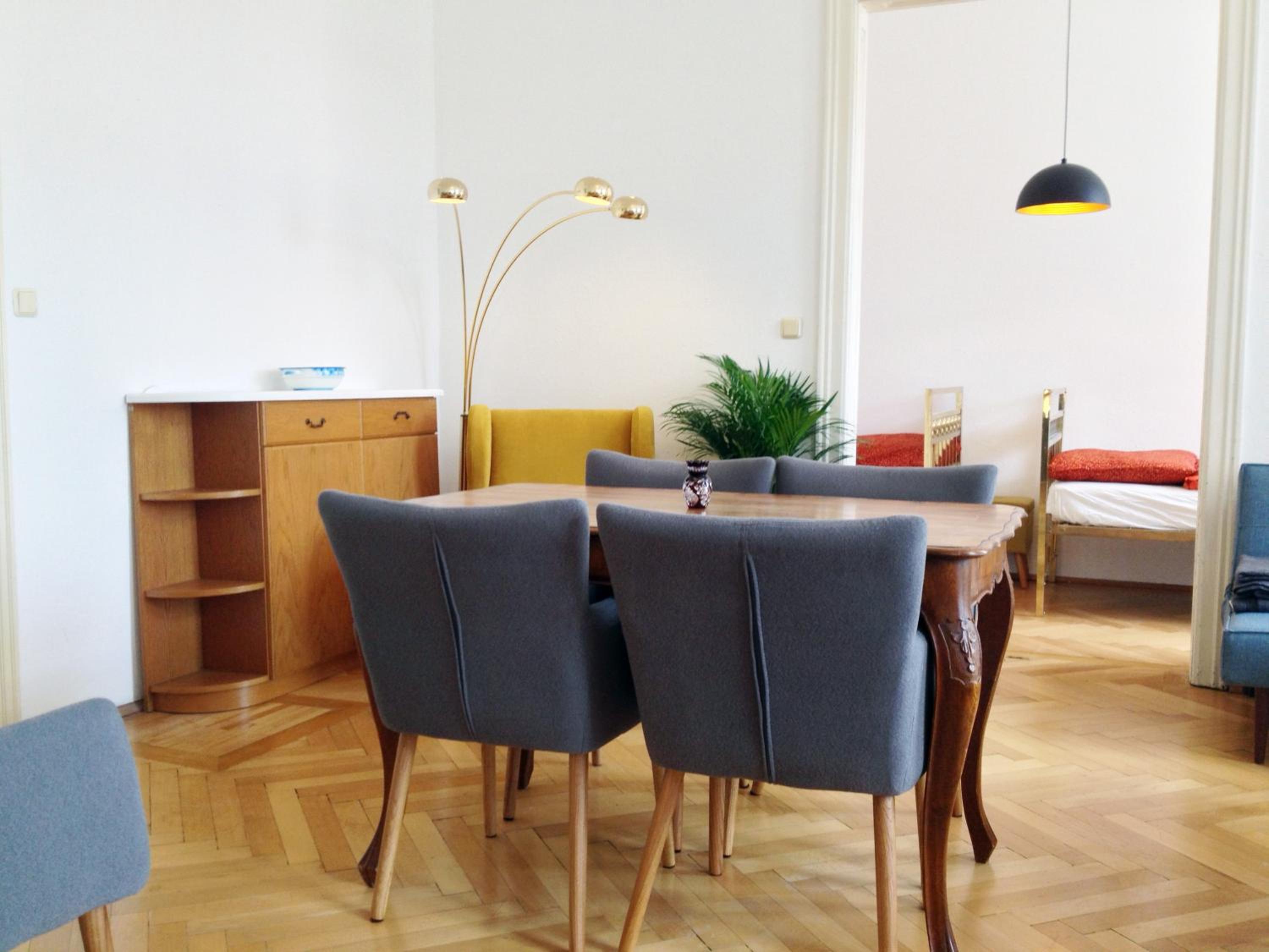 Big Vintage Style Flat Near Schönbrunn