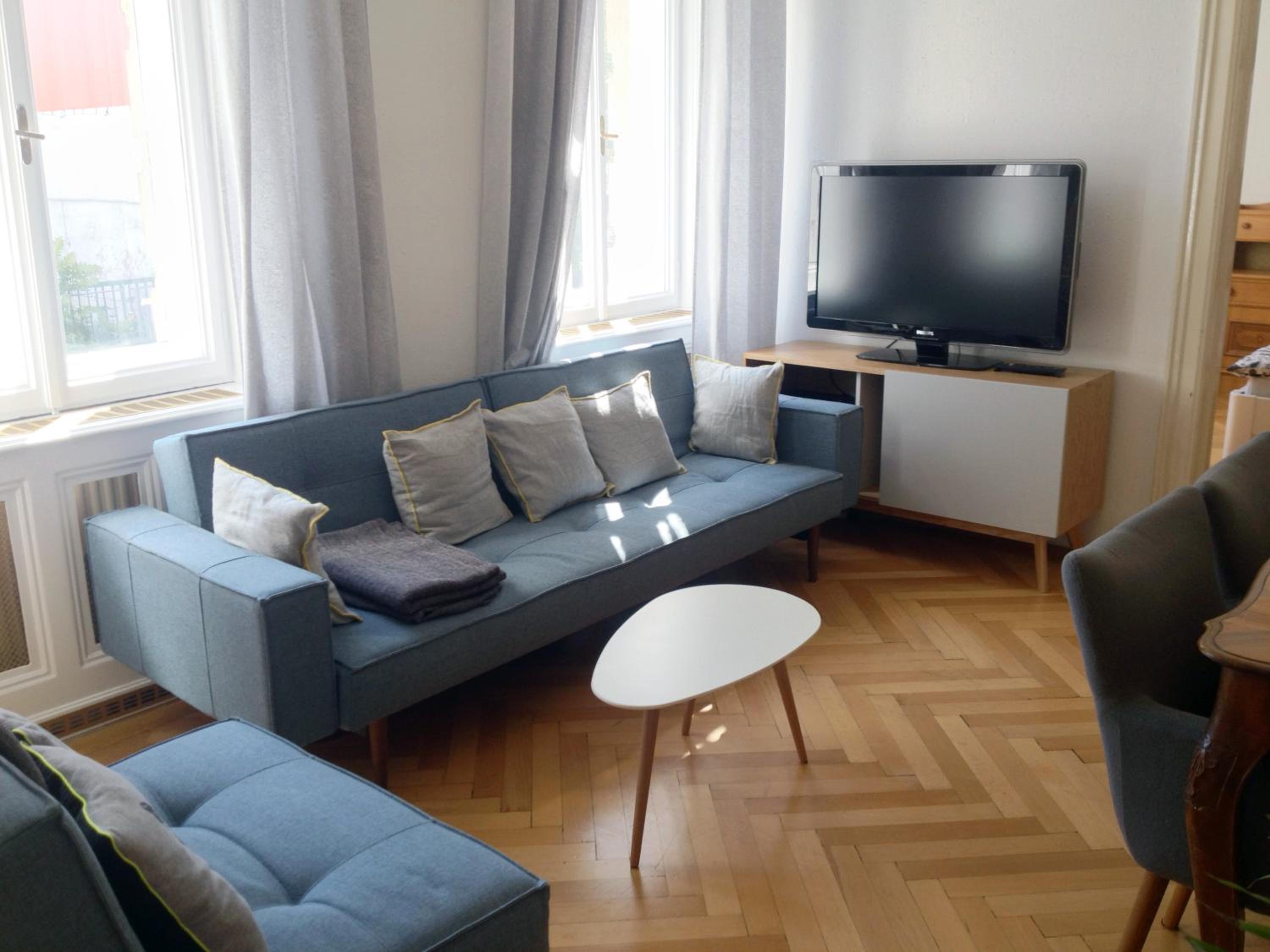 Big Vintage Style Flat Near Schönbrunn