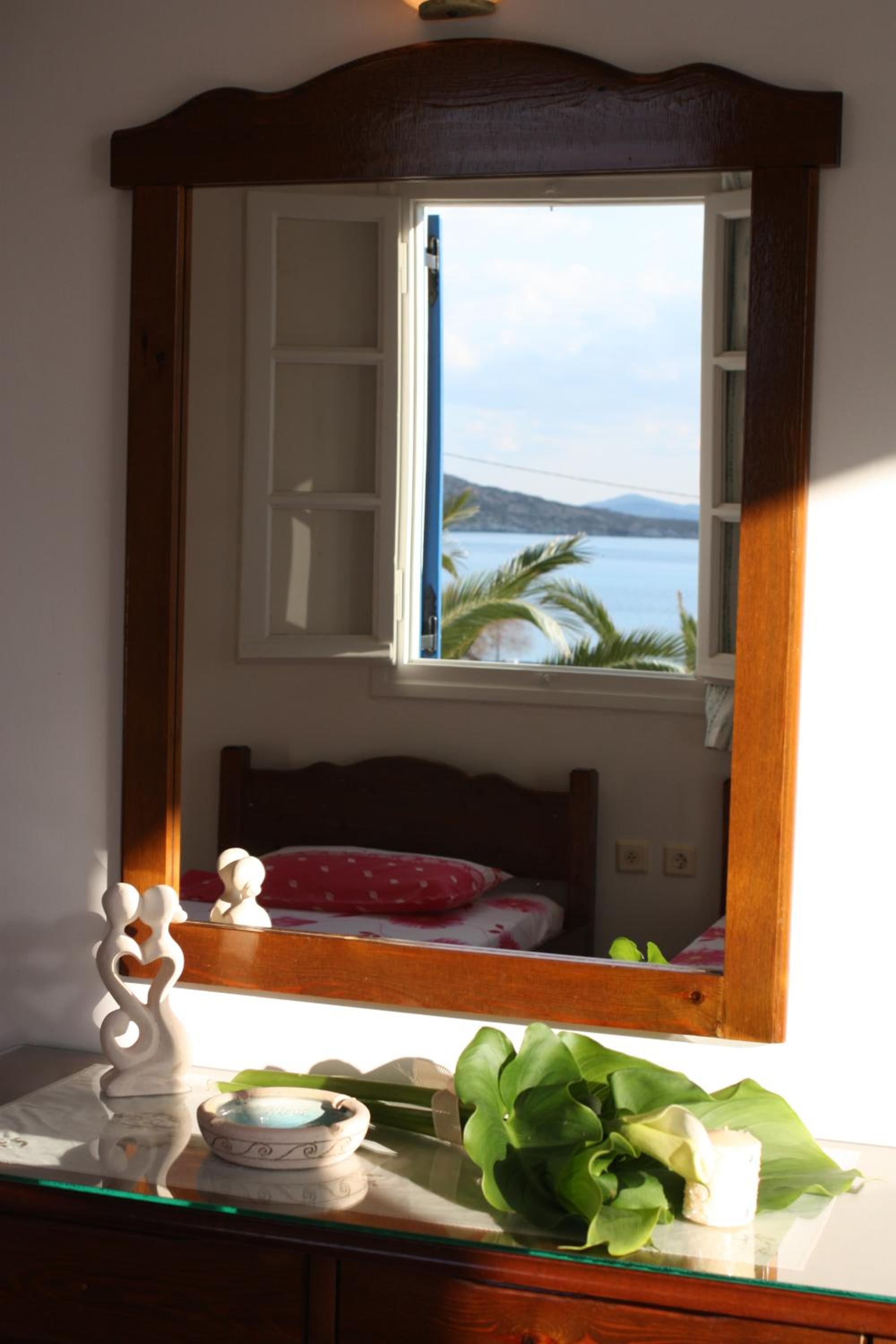Mina's Studios in Naxos Island