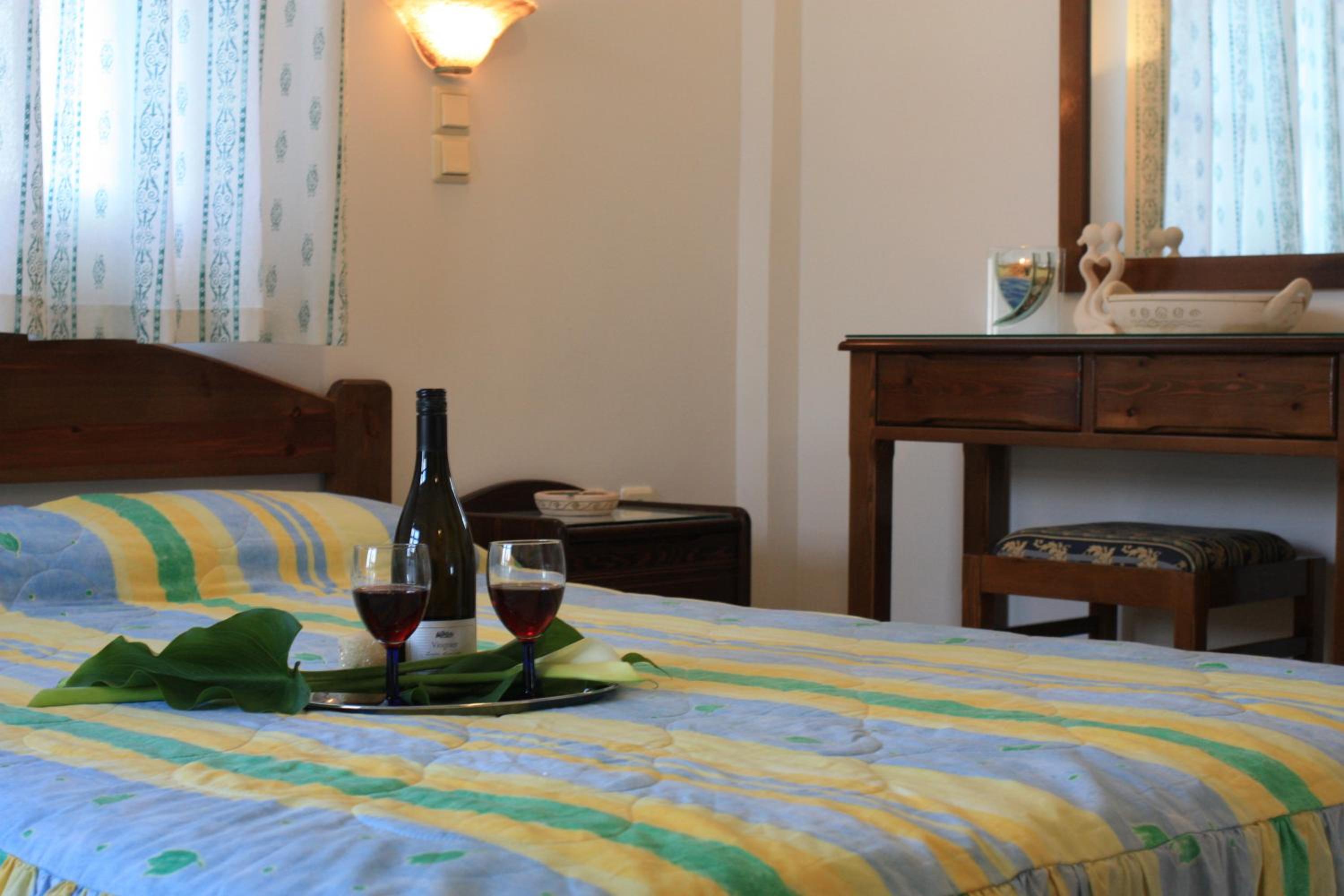 Mina's Studios in Naxos Island