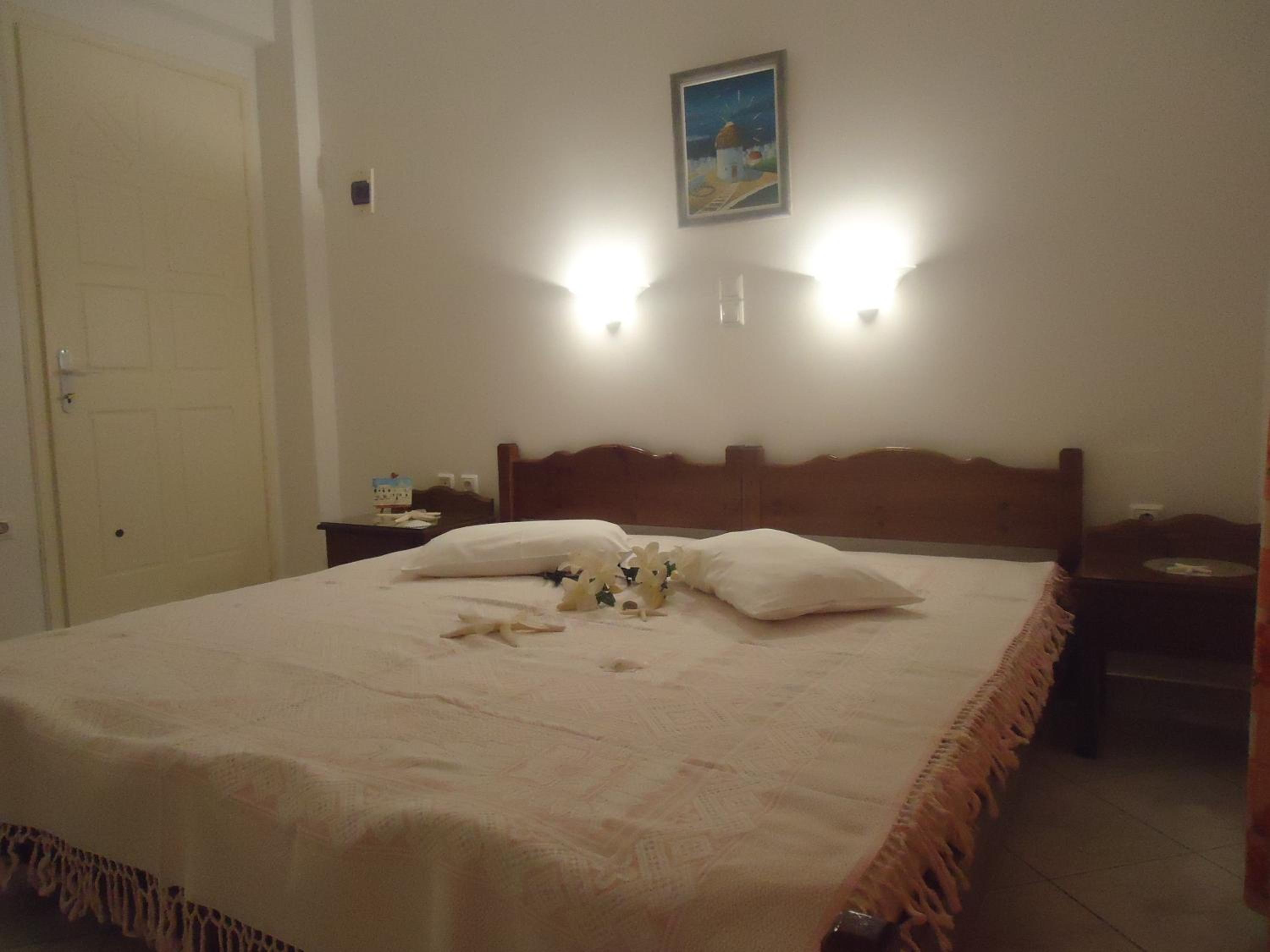 Mina's Studios in Naxos Island