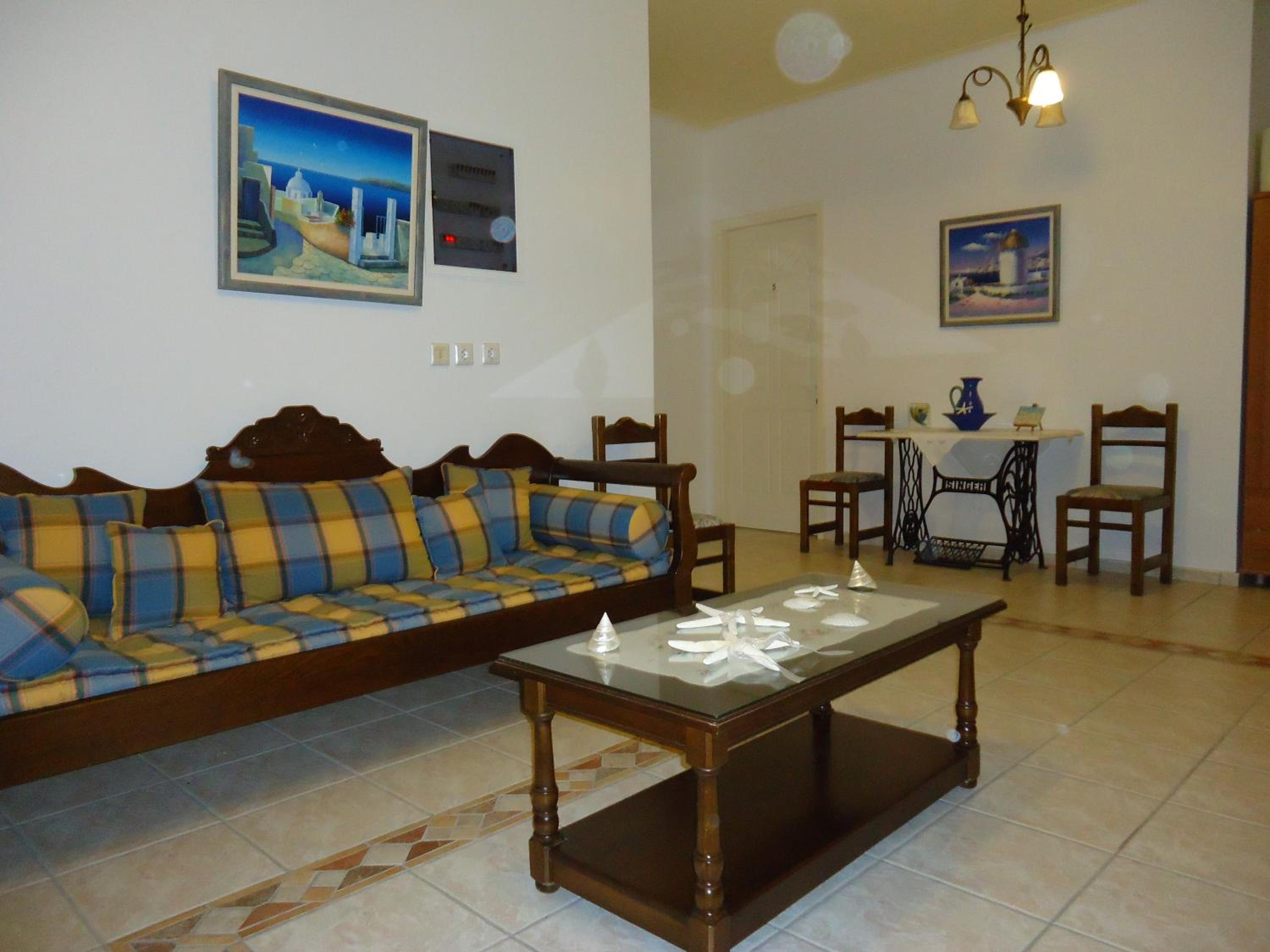 Mina's Studios in Naxos Island