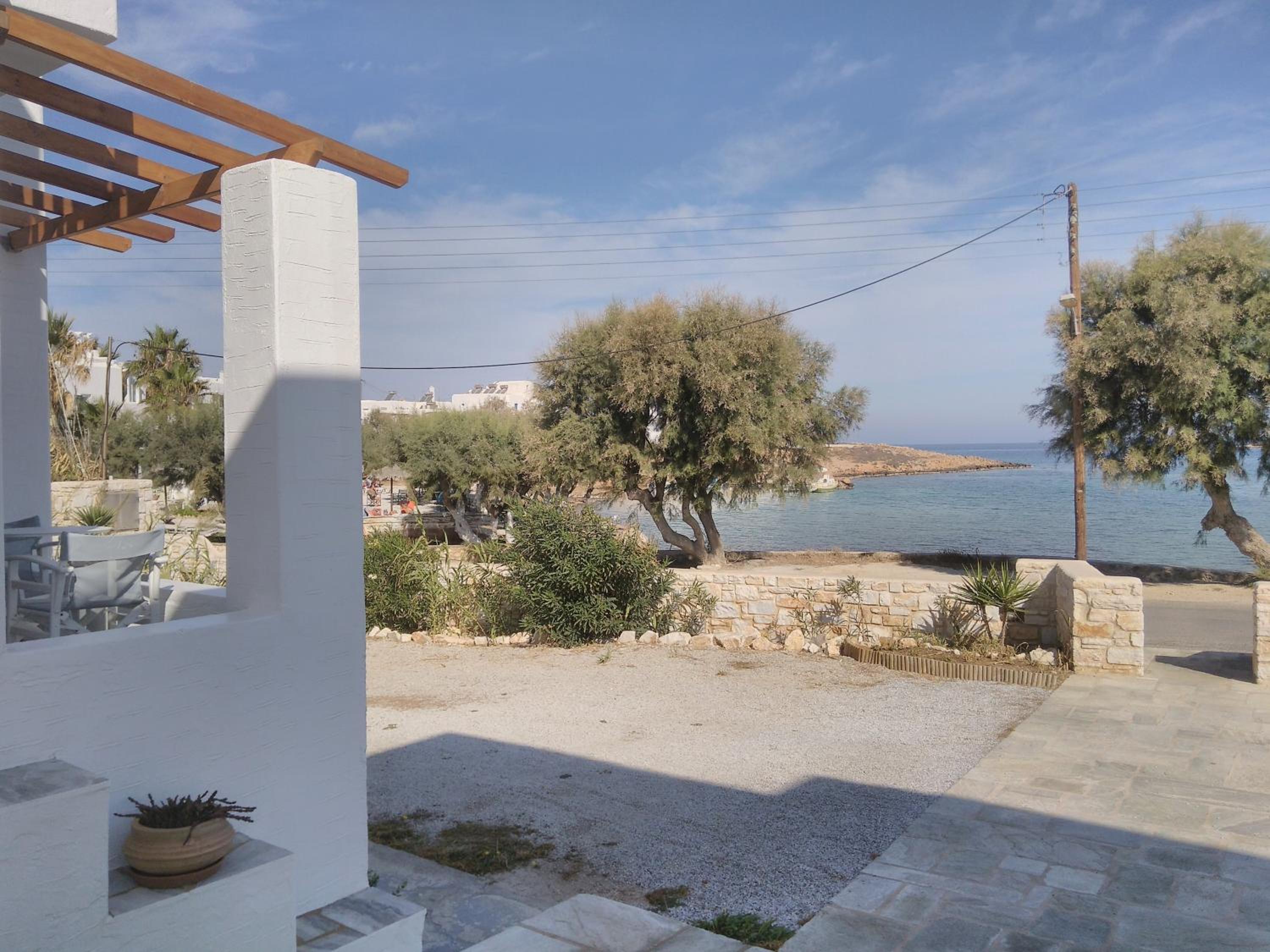 Roussos Beach Hotel