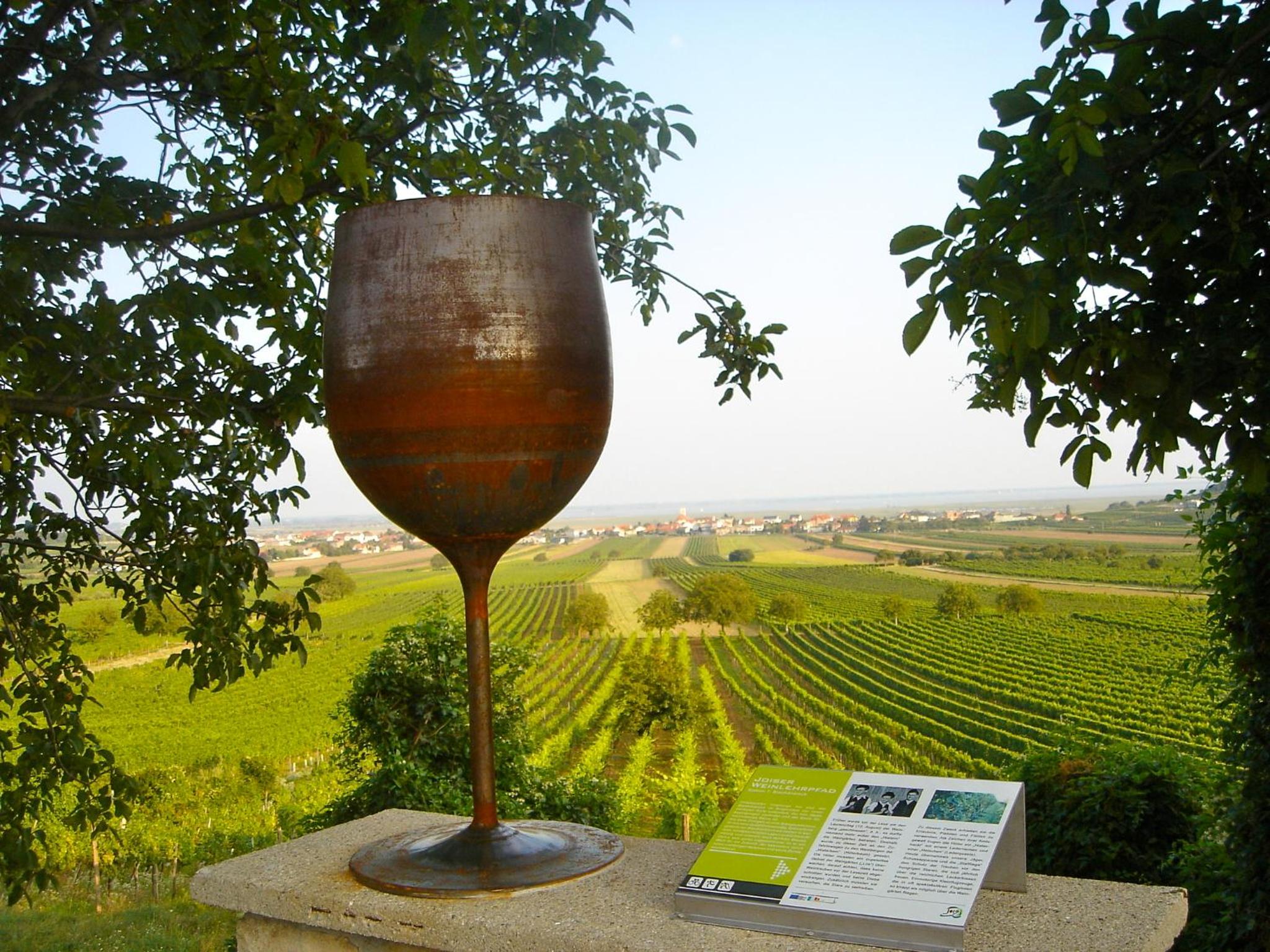 Weingut & Gästehaus zum Seeblick - Familie Sattler