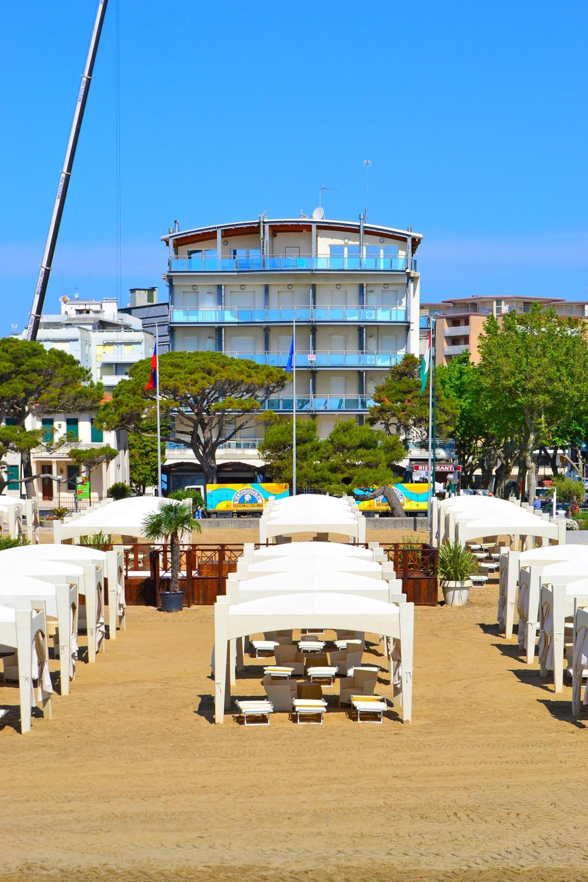 Sunbeach Apartments view 5