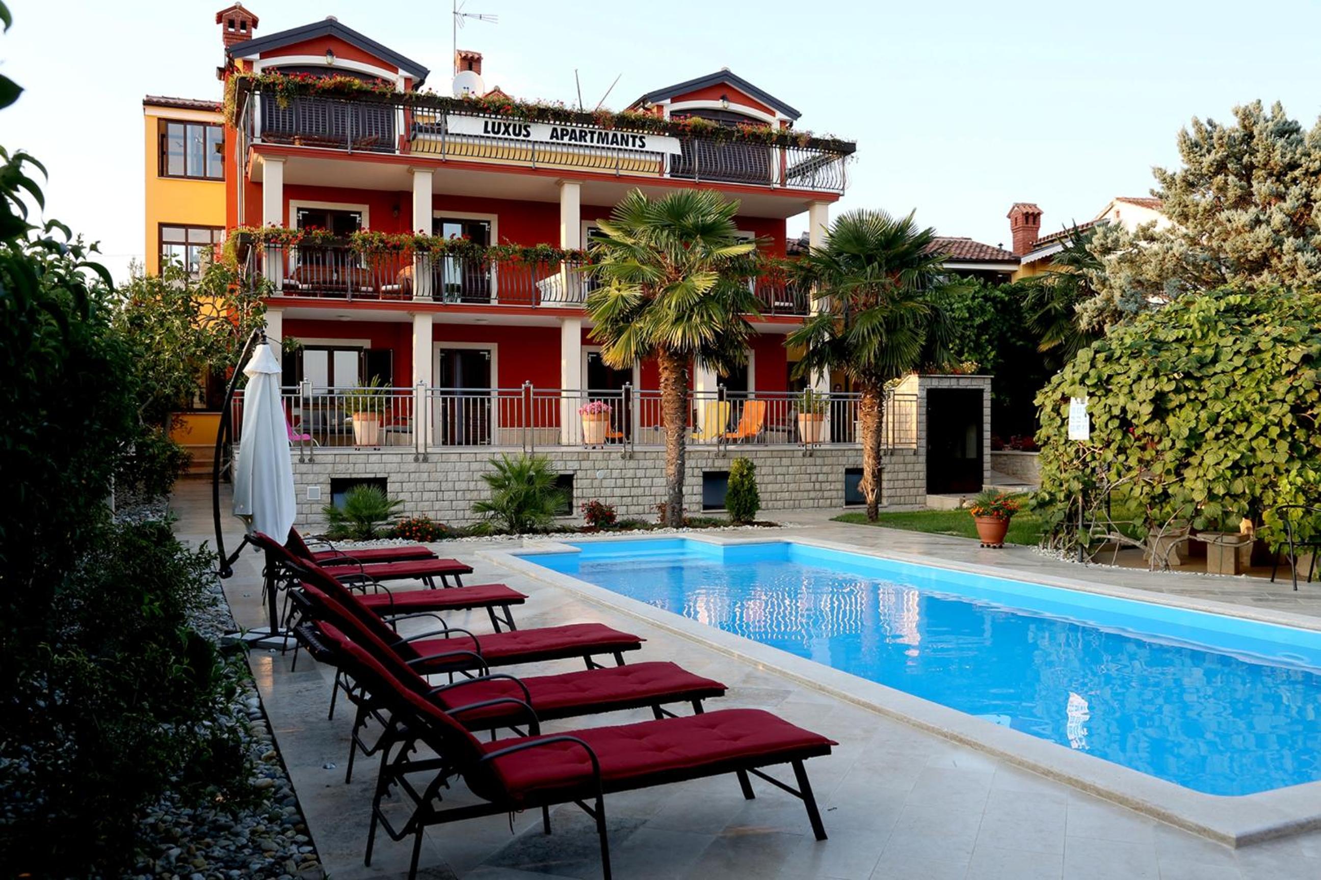 Apartments Max