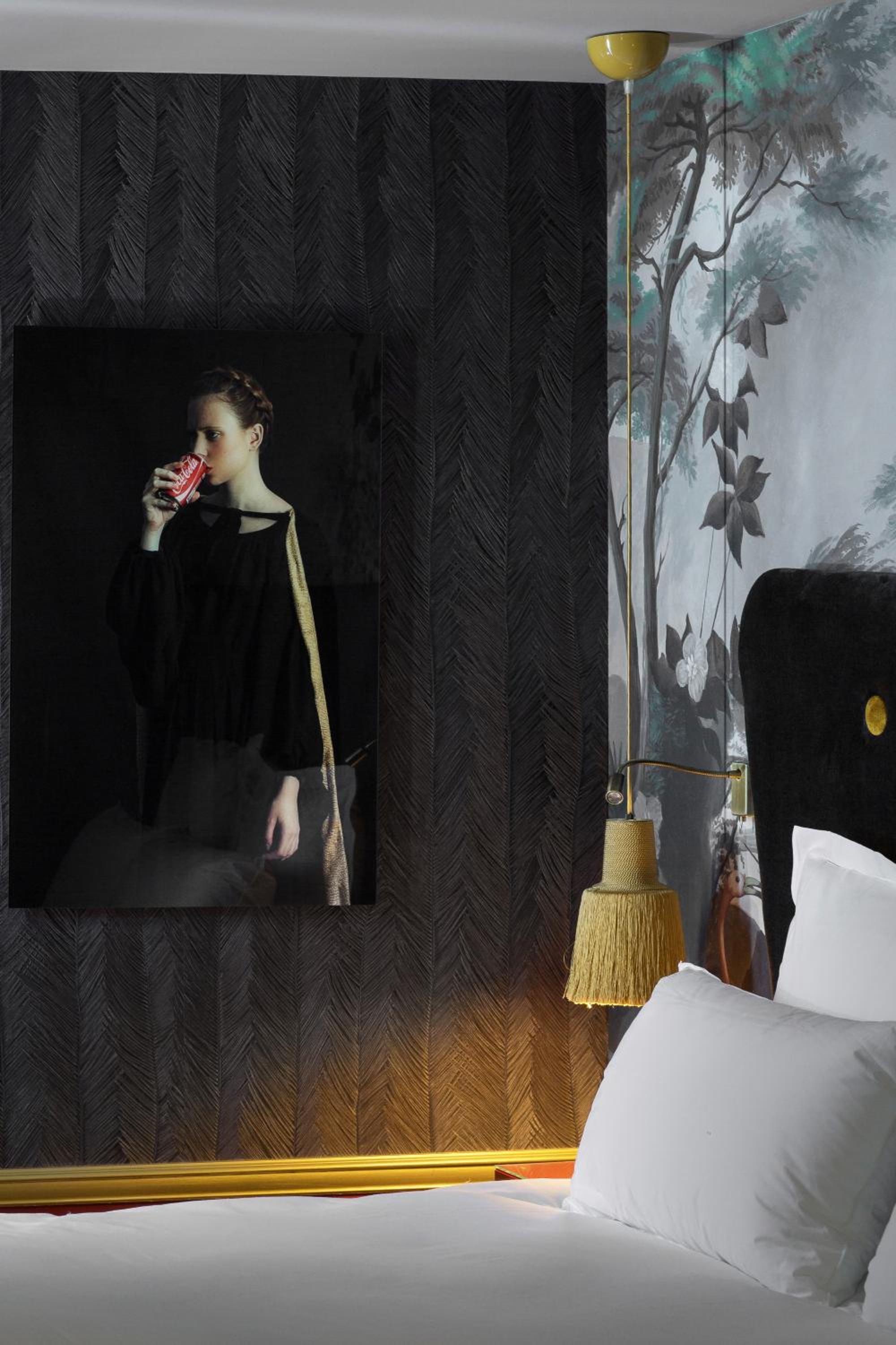 Snob Hotel 34