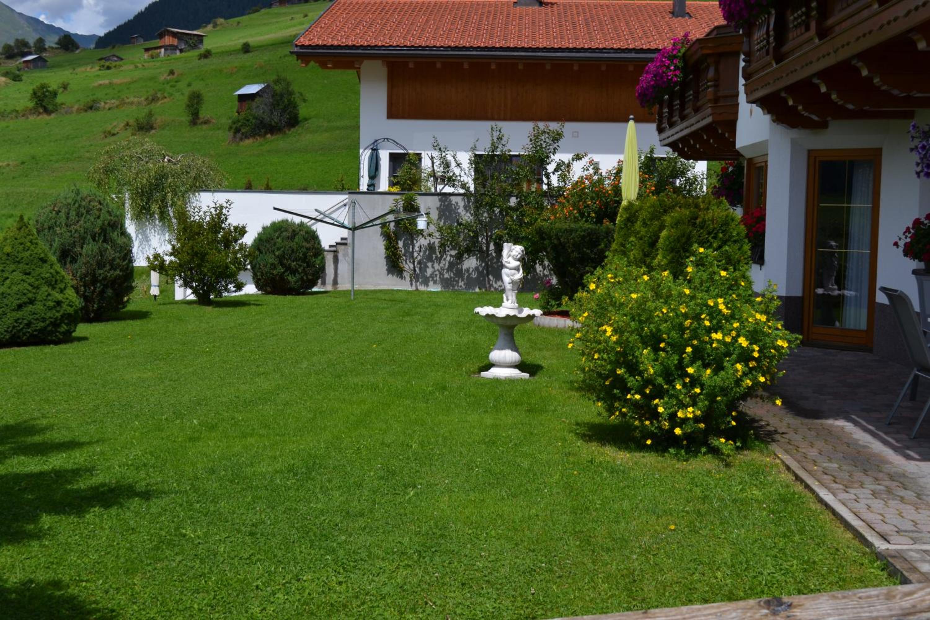 Photo 33