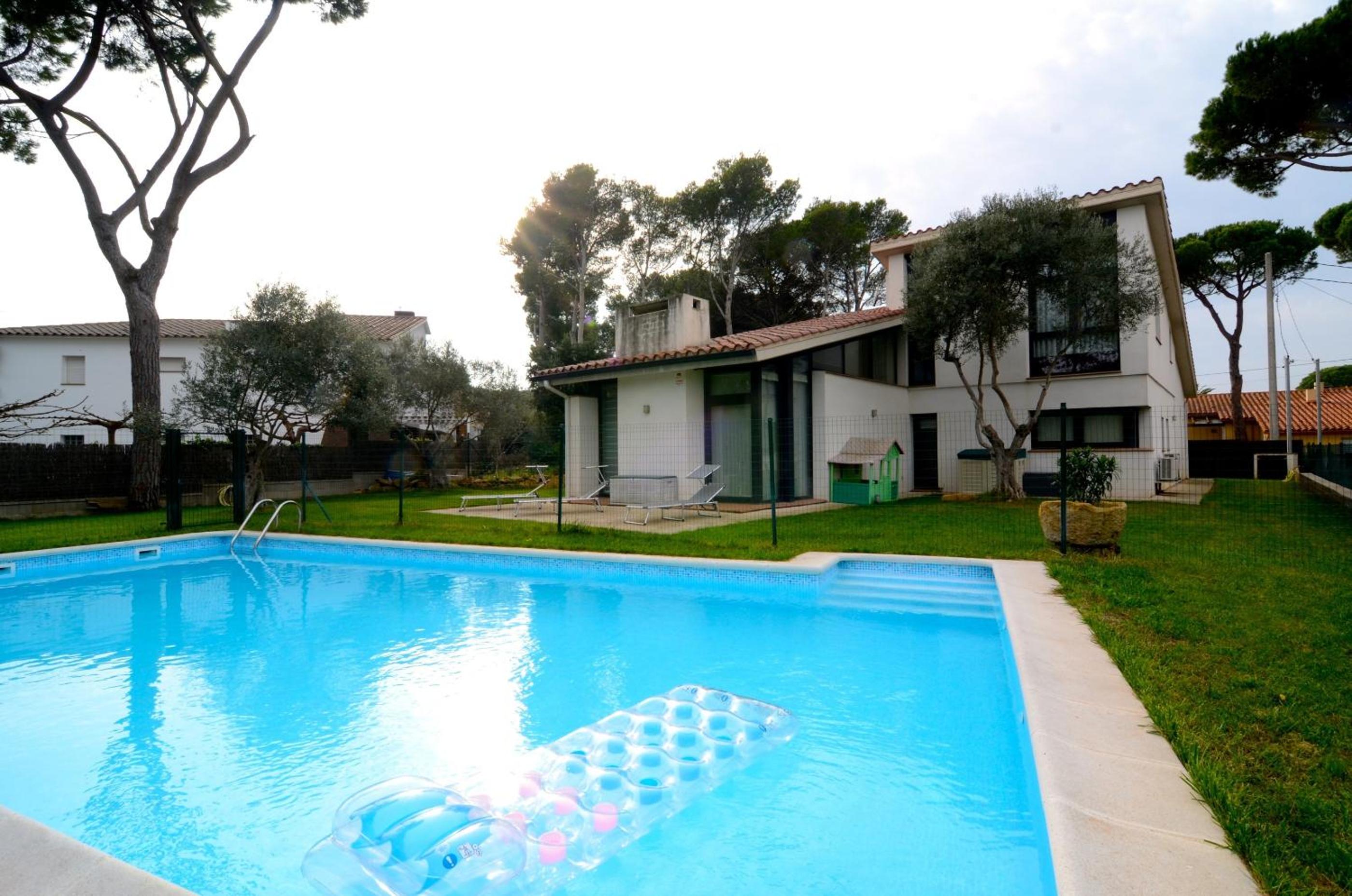 Casa Ametllers view 4