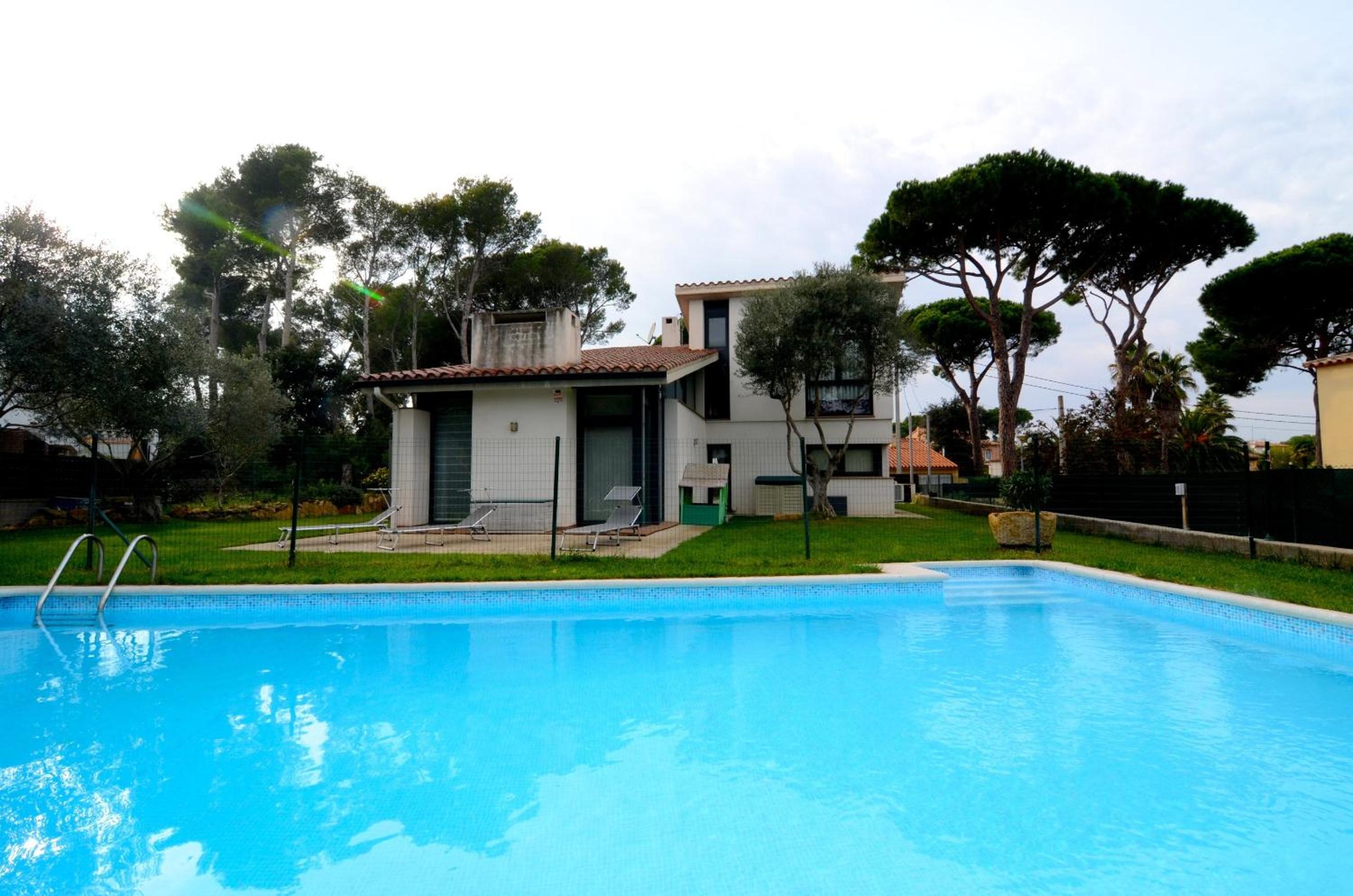 Casa Ametllers view 2