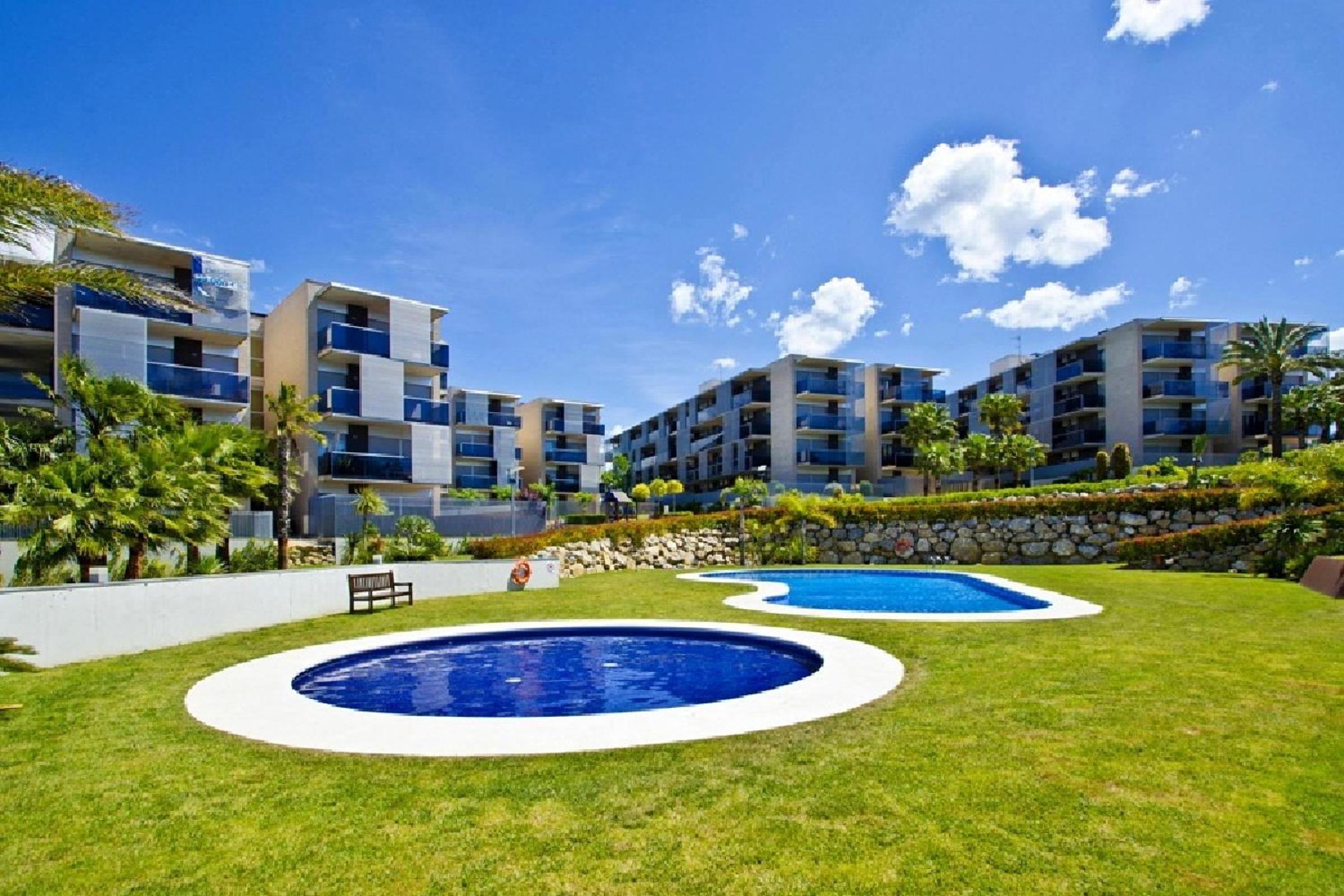 UHC Paradise Village Family Complex