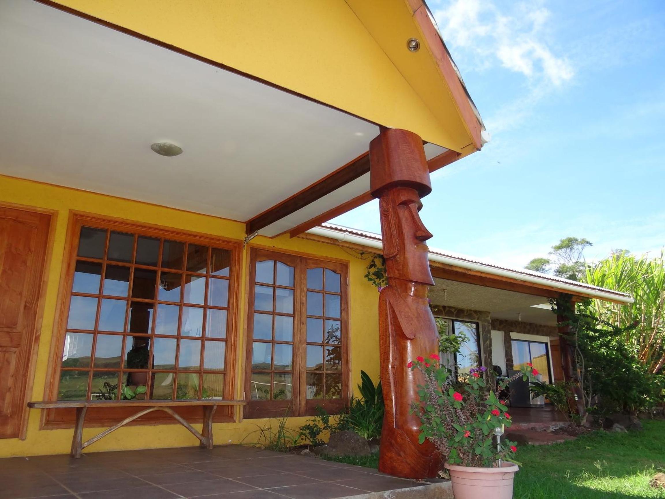 Cabañas Rapa Nui Orito view 3