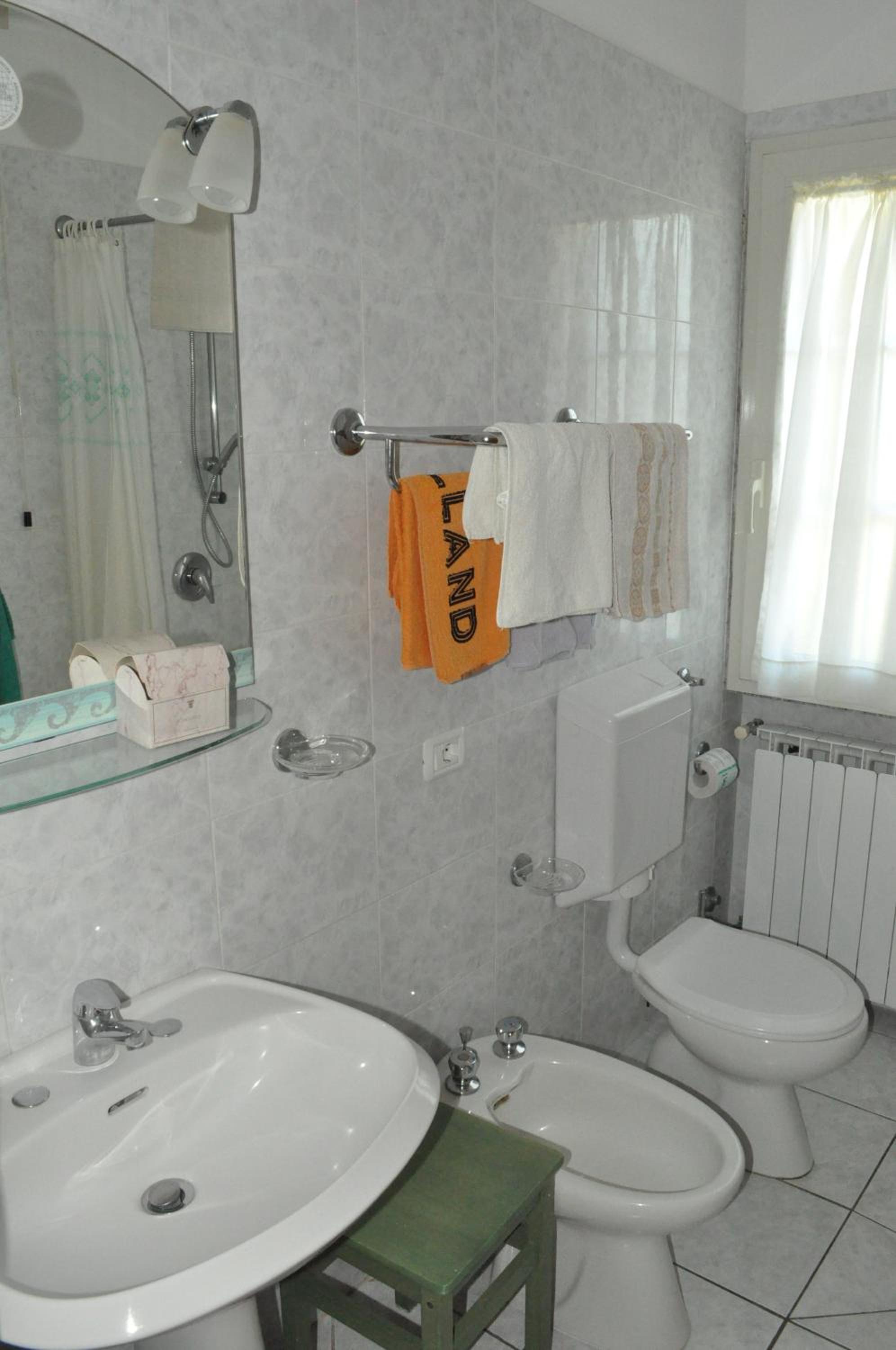 Photo 34