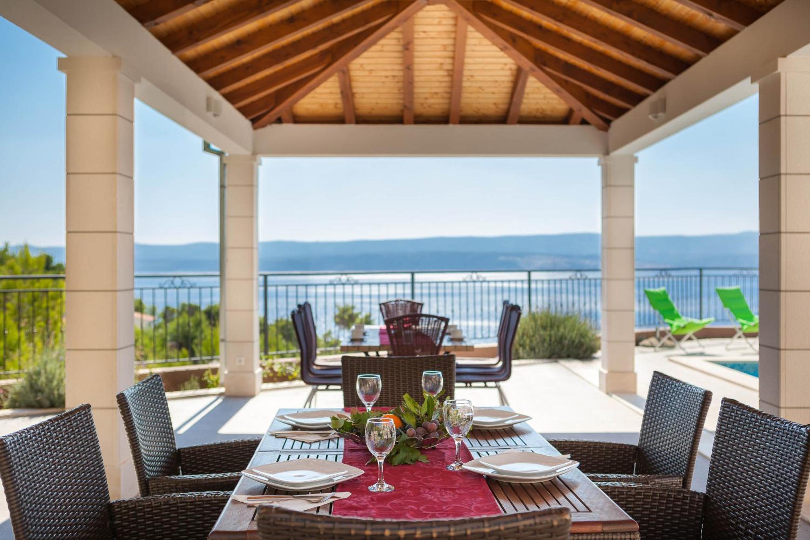 Beachfront Apartments Lara view 3