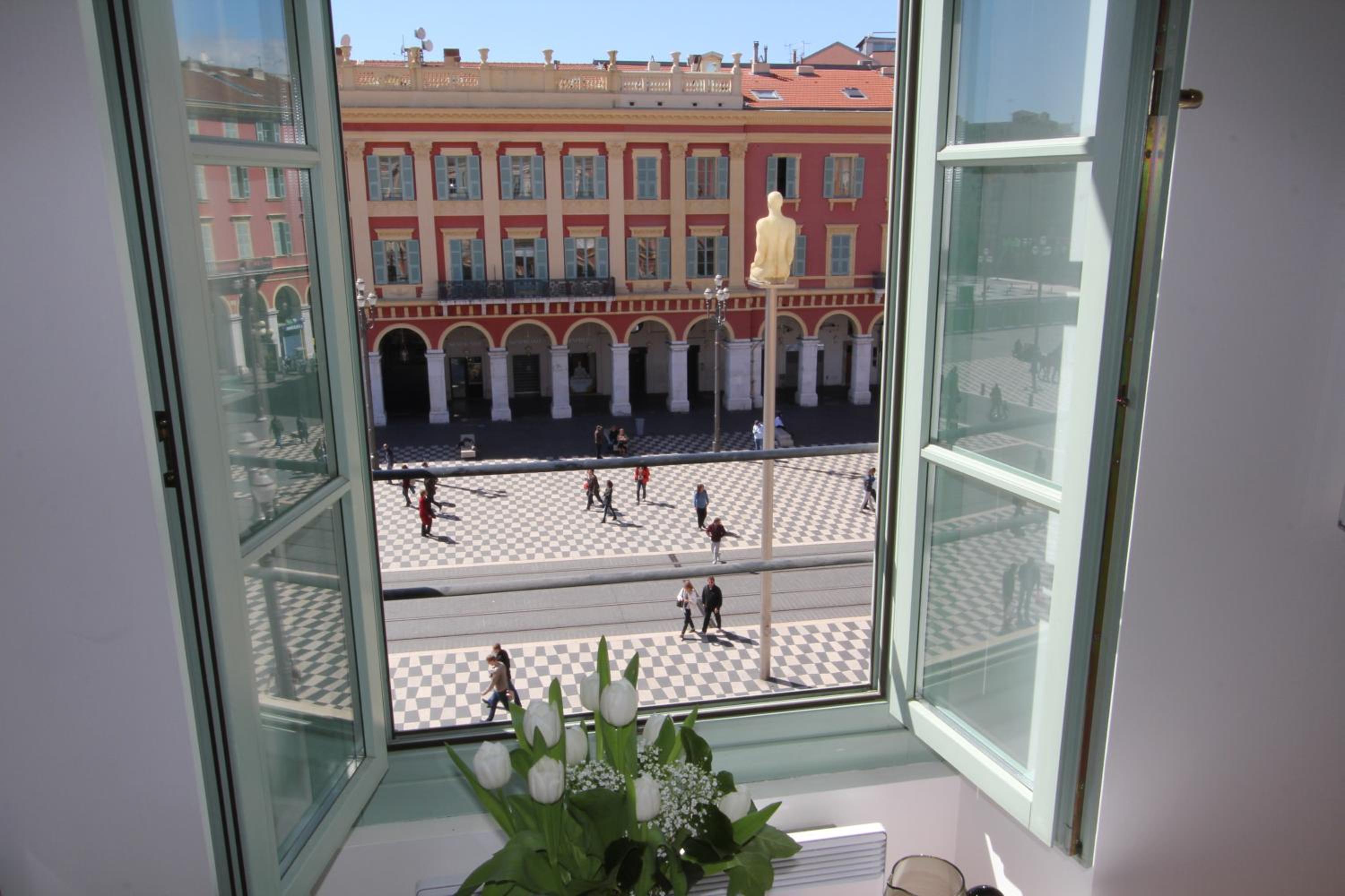 Balcony & Terrace