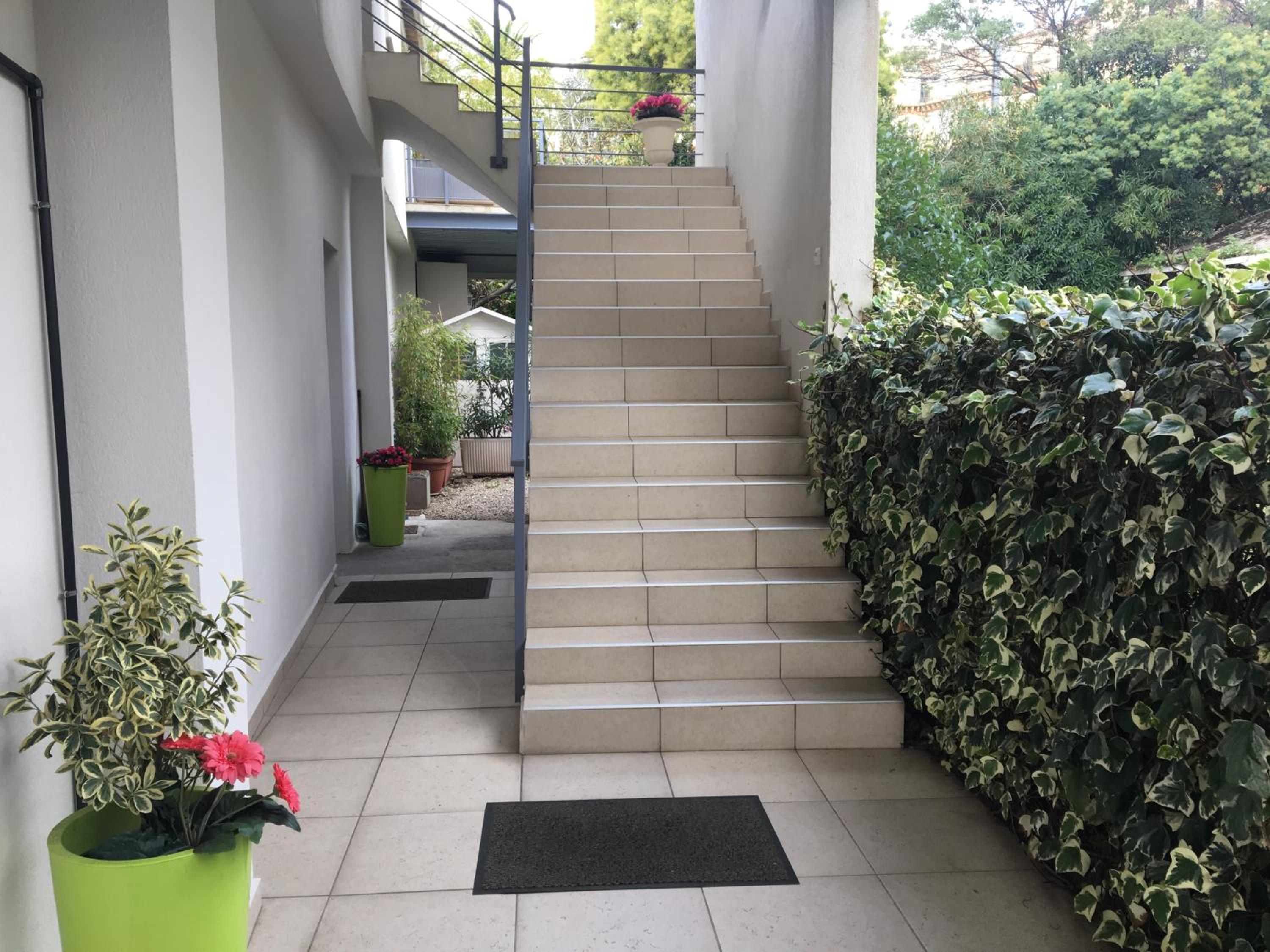 Balcony & Terrace