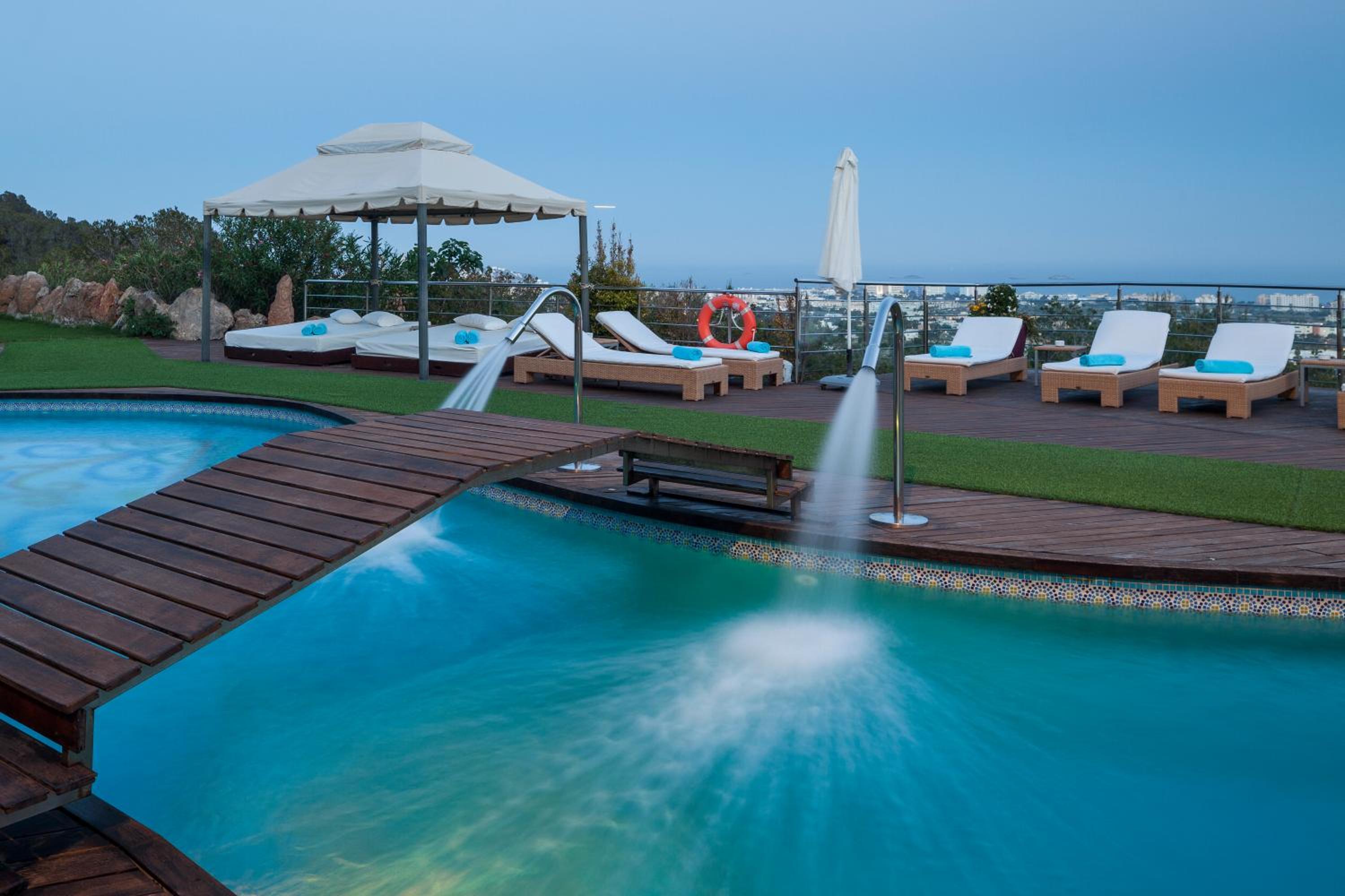 Fuente de Ibiza view 3