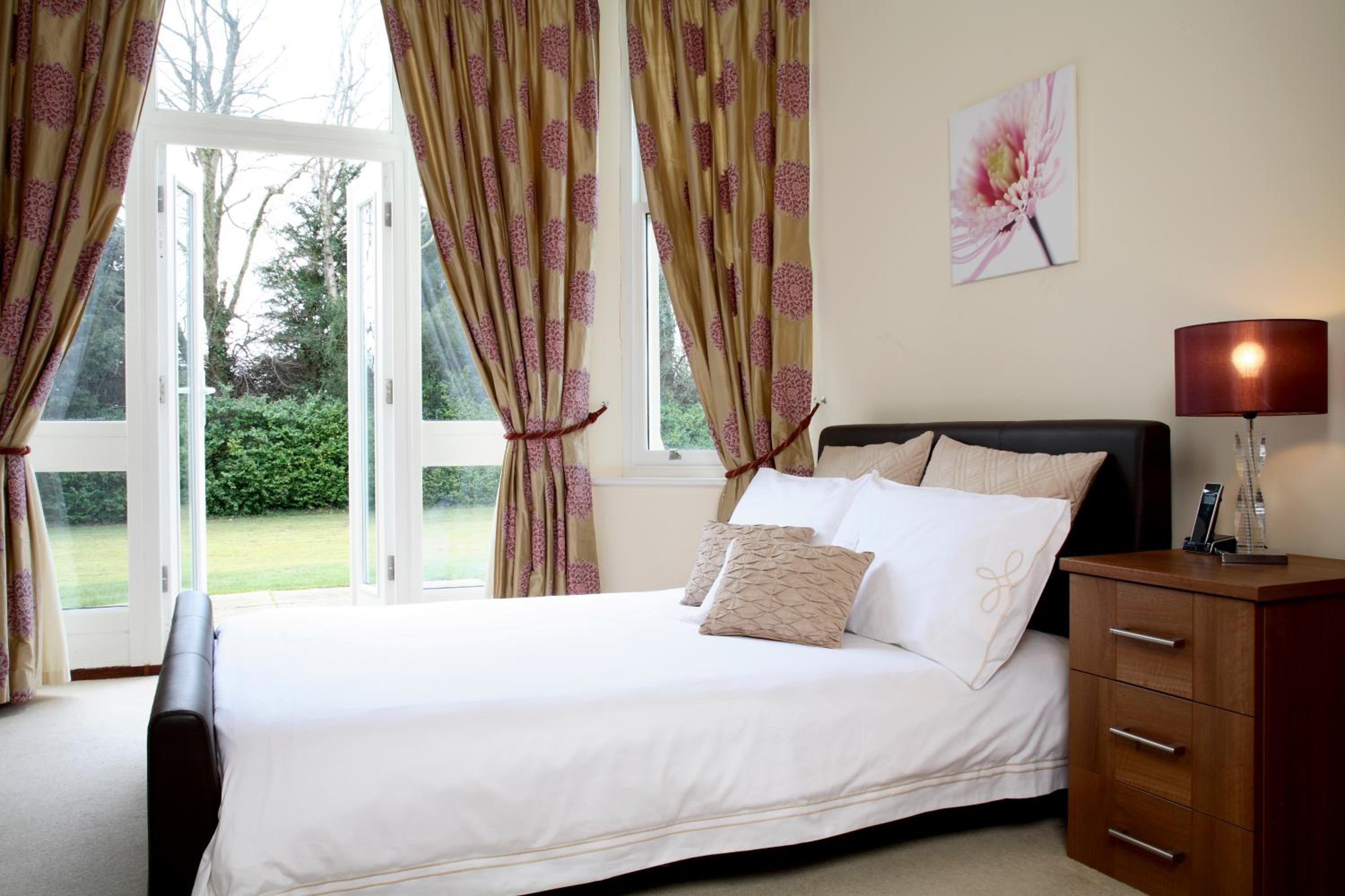 Basingstoke Vacations - Sherborne House, City Centre Victorian Apartments - Property Image 4