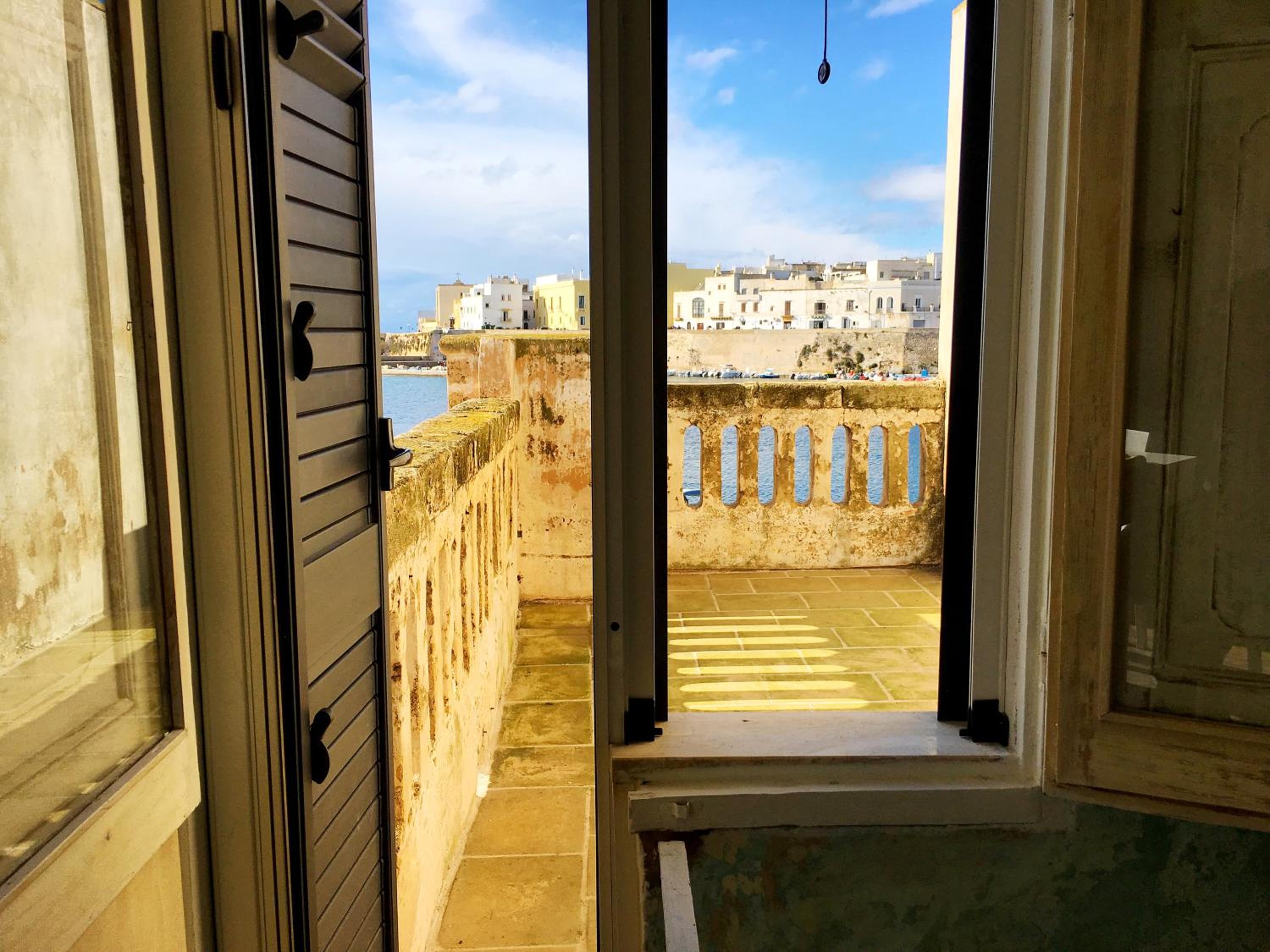 balcony