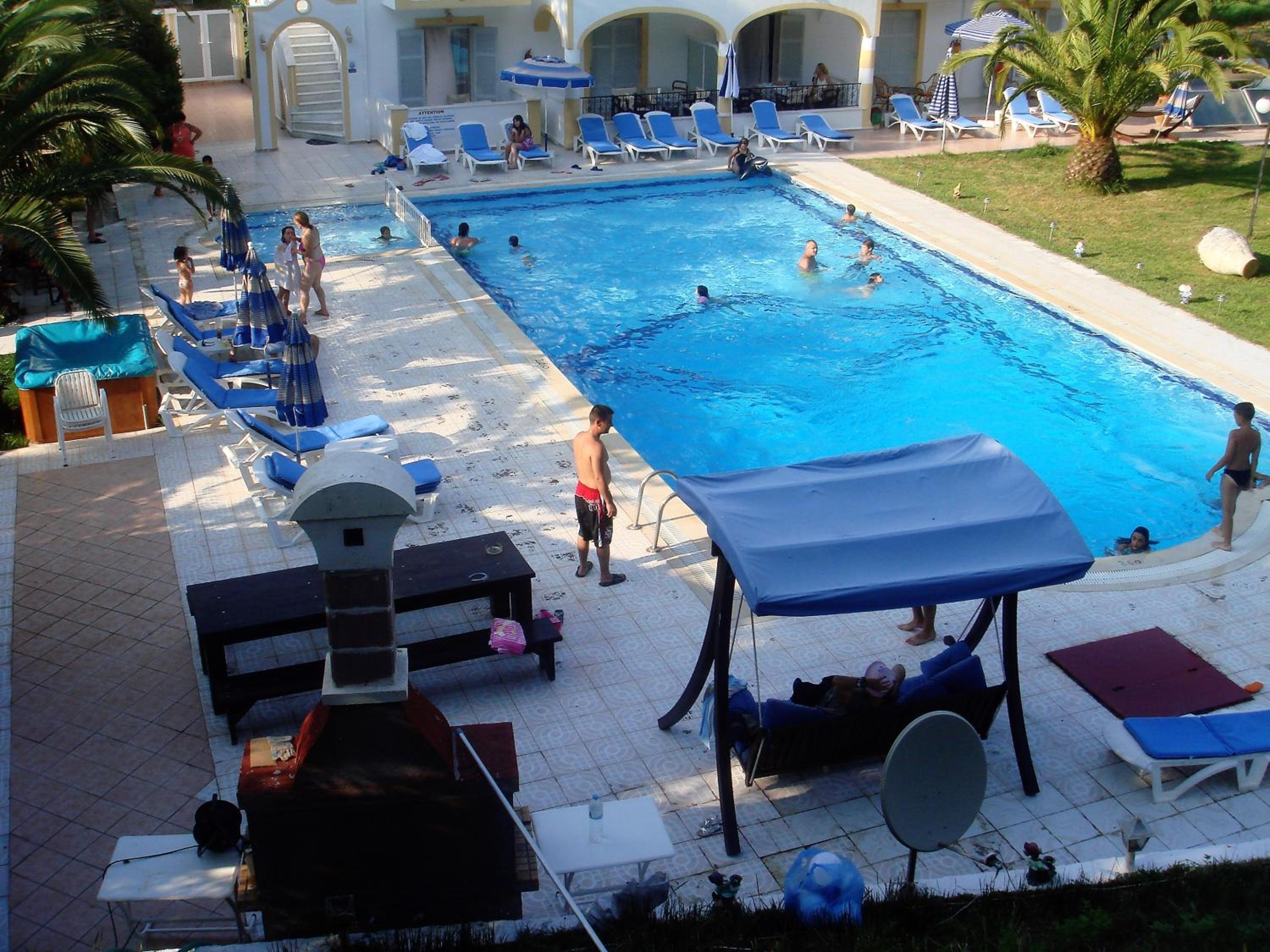 swimming pool