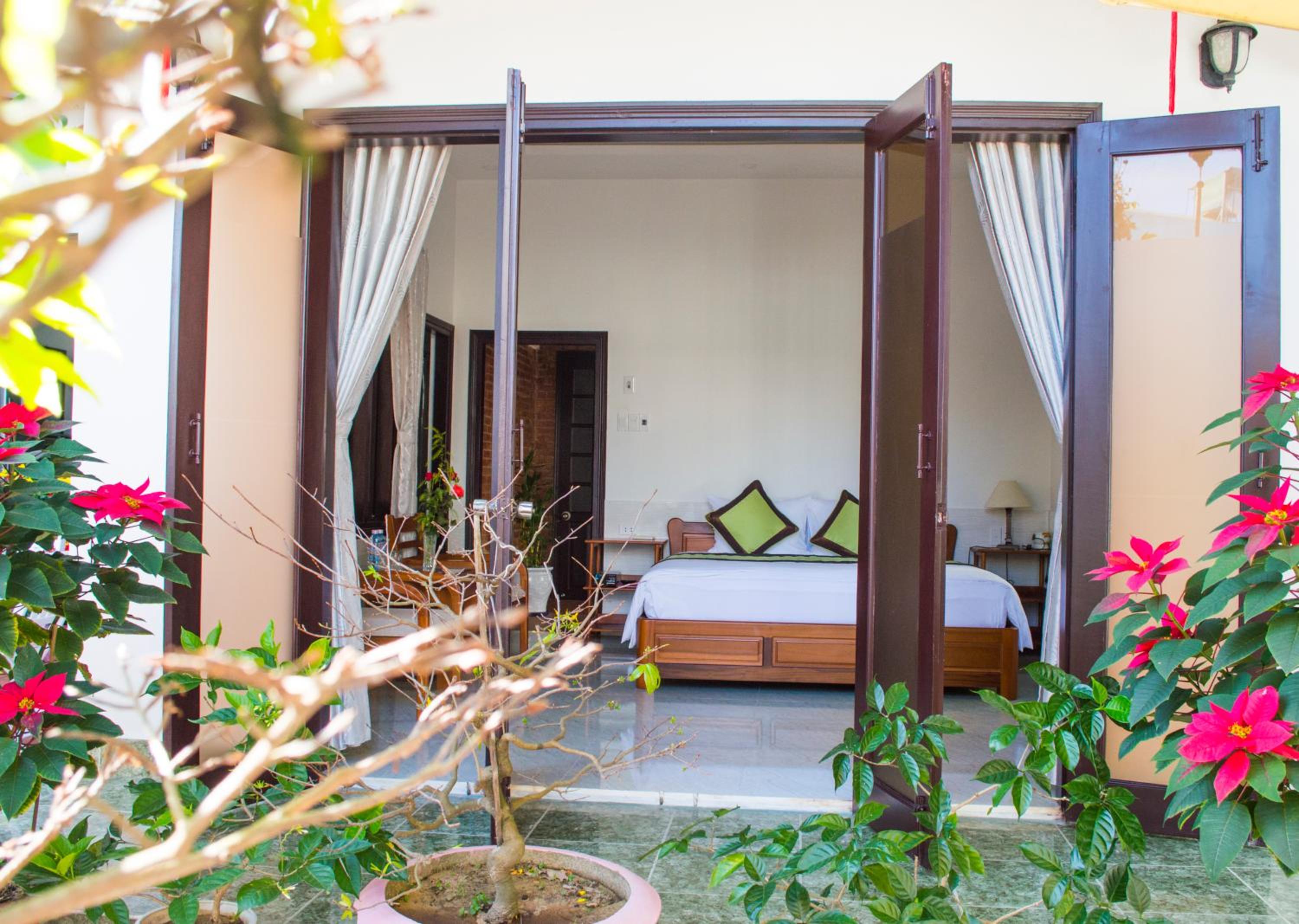 HaLo HomeStay