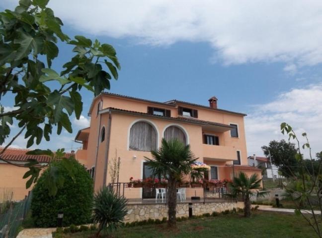 Photo 33