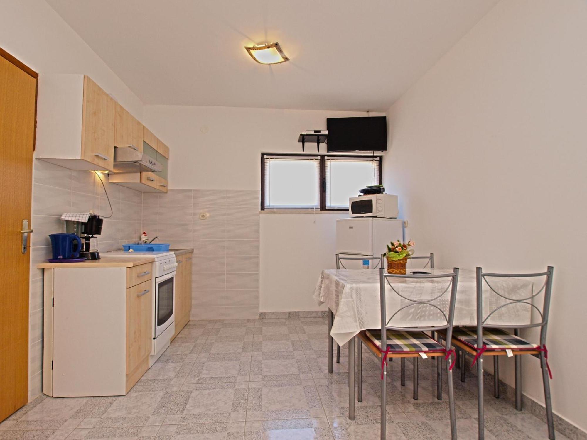 Apartments Orange 768 view 4