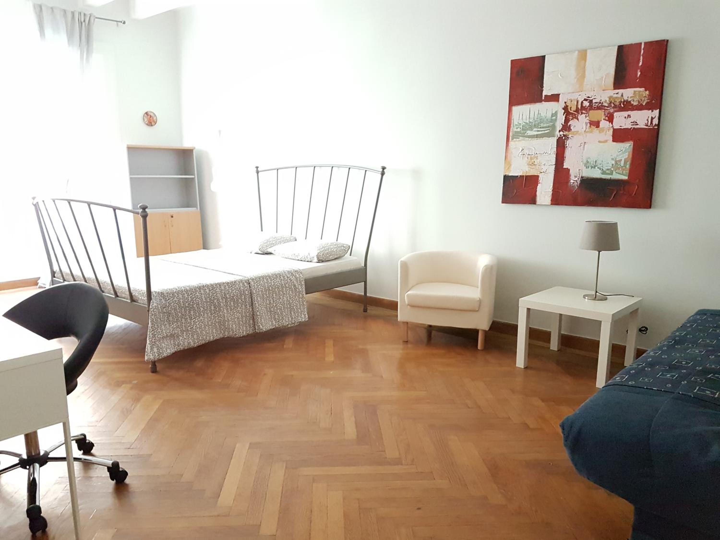 Errathens Pine Red and Taupe - Athens Center
